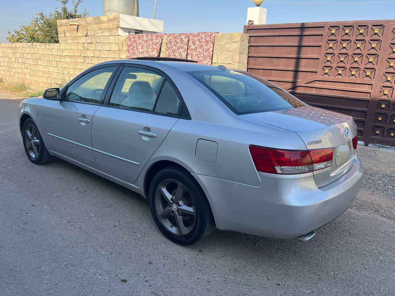 السلام عليكم
سوناتا 2008.سلڤر للبيع
مكفولة من الحادث والصبغ 
سياره نضيفه وجاهزه من كلشي ✅✅✅
كير محرك  كهربائيات ✅
فول مواصفات
سلايت
مكينه 6سلندر 3300  
ادامة كامله عل سيارة مال جناي 
رقم صلاح الدين مميز تحويل مباشر 
السونار مرفق مع الصور 
السعر.. 111 وبيها مجال
سيارة جديده.مكانها صلاح الدين الشرقاط 
***********
