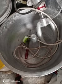 عجانه لبيع الوزن اخمصطعش كيلو سوريه اصليه السعر ٣٠٠٠ الف وبيه مجال بيع...