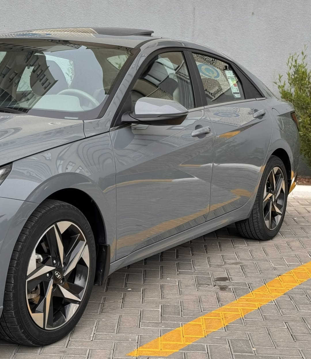 السلام عليكم
هيونداي النترا خليجي 2023 
استلام شركة هيونداي كوري اصلي ام الضمان 🇰🇷 
لون سمنتي مميز نادر يجي بالخليجي 
رقم بغداد بأسمي تحويل مباشر 
ماشيه 75 الف كيلو استلام زيرو على ايدي 
برغي ما مفتوح بيها كلشي وضع شركه كفاله عامه بدون لا ضربه ولا صبغ ولا بارد ( فقط رصعه مسحوبه PDR بالجاملغ ) 

مواصفات فول : ✅
( محرك 2000 دوش ، فتحه ، بصمه تشغيل وابواب ، شاشه ، كامرا ، قطعتين تبريد ، 3 وضعيات قياده ، حساسات امامي و خلفي ، لدات ، ويل 17 ، تشغيل عن بعد ، اشاره ترحيب ، مري كهرباء ، تحكم استيرن ) 
وباقي المواصفات المعروفه 

السعر :  178 وبيها مجال بسيط 
المكان : بغداد / الكرخ / حي الحسين 
الهاتف : *********** ( متوفر واتساب ) ❇️
