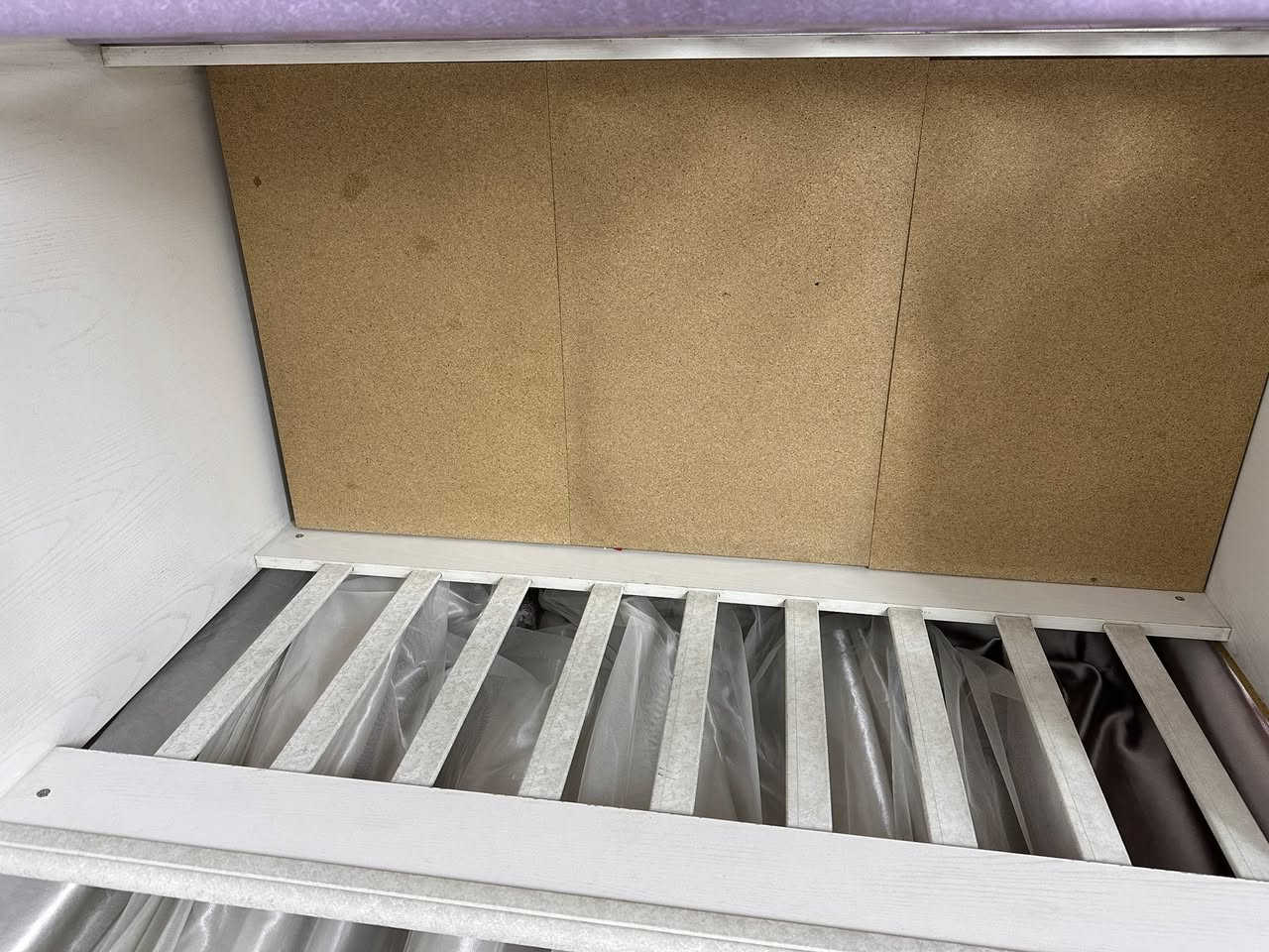 جرباية طفل للبيع كلش قوية ومتينه سويناها توصا يم النجار جدا جدا عمليه وقوية
طولها ١٢٥سم
عرضها٦٠سم
مكان بغداد حي جامعة


**إذا كنت صاحب هذا الإعلان وتريد حذفه لأي سبب، رجاءا أرسل رسالة إلى الدعم الفني**