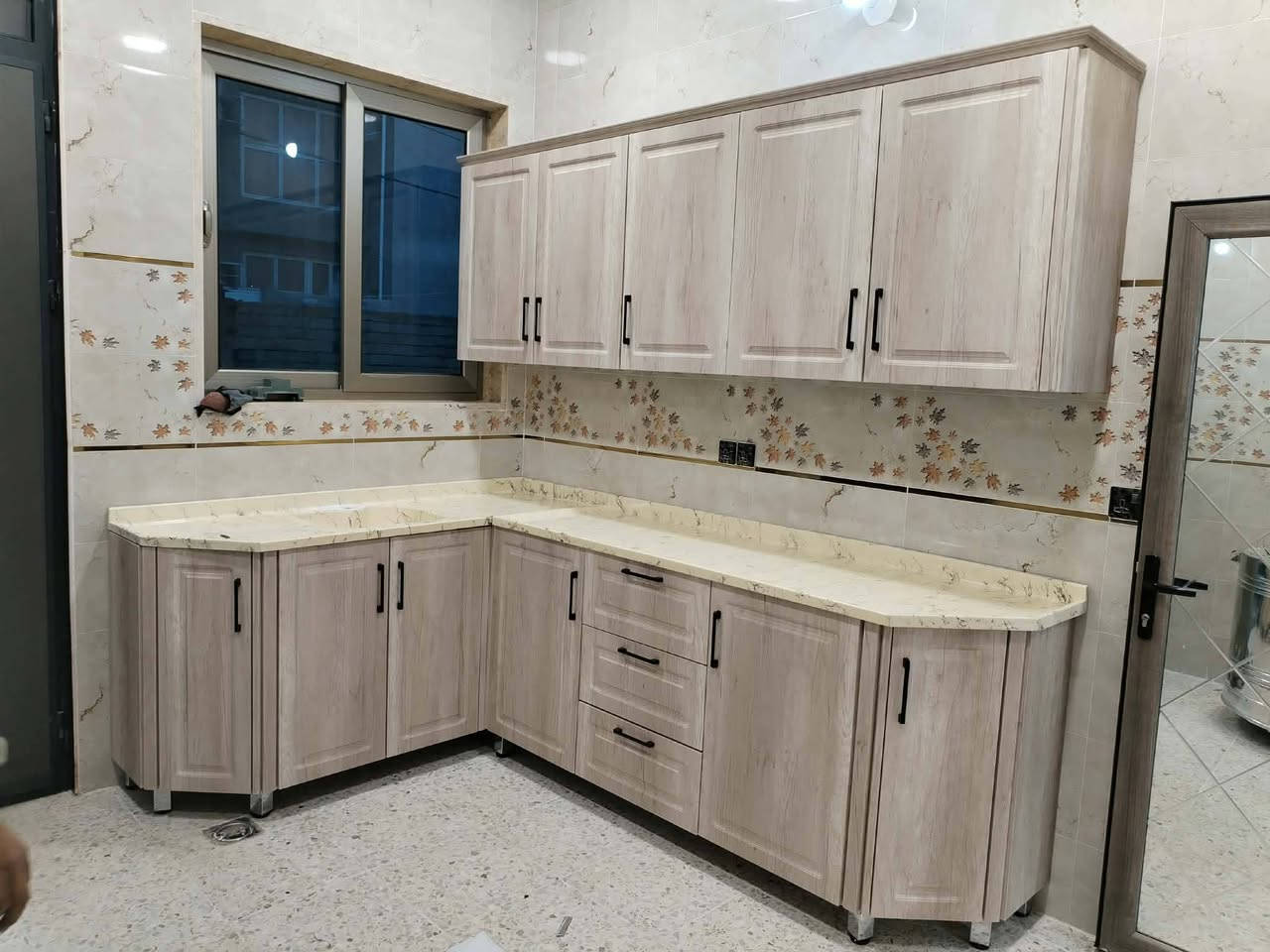 مطابخ حديثة HDF +الامنيوم  محجرات بأنواعها المختلفة ابواب وشبابيك الامنيوم +Pvc غرف نوم MDF
للتواصل ***********
