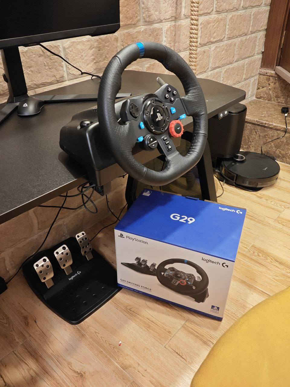 *Logitech g29 (ps5 , ps4 , ps3 , PC) 

 مستخدم قليل ، اخو الجديد*

حالته ممتازة جدا* 

الستيرن مع الدواسات الثلاثة (بانزين ، بريك ، كلتش)* 

أحدث نسخة تدعم جميع الأجهزة(معدا الاكس بوكس) *

السعر : 285 الف   بيه مجال** 

الموقع: نينوى/الموصل 

للتواصل واتساب أو تيليكرام 
الرقم ***********
