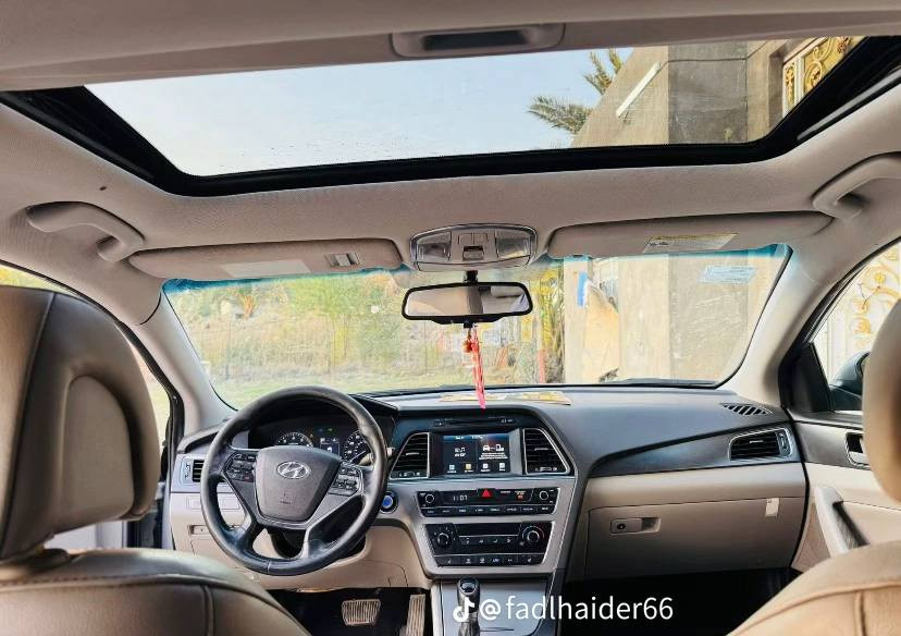 السلام عليكم  سوناتا 2017
فول واحد على واحد مكفوله من الظربه 
بيها فقط تبديل قبق الجنطه 
جاهزه من حداديه من مكينه من كير
المواصفات بصمه فتحه بالقماره كشنات تدفئه تبريد 
كشنات جلد 
ايرباكات سليمه 
يعني مفوله 
ذي قار 
رقم تلفون ***********
