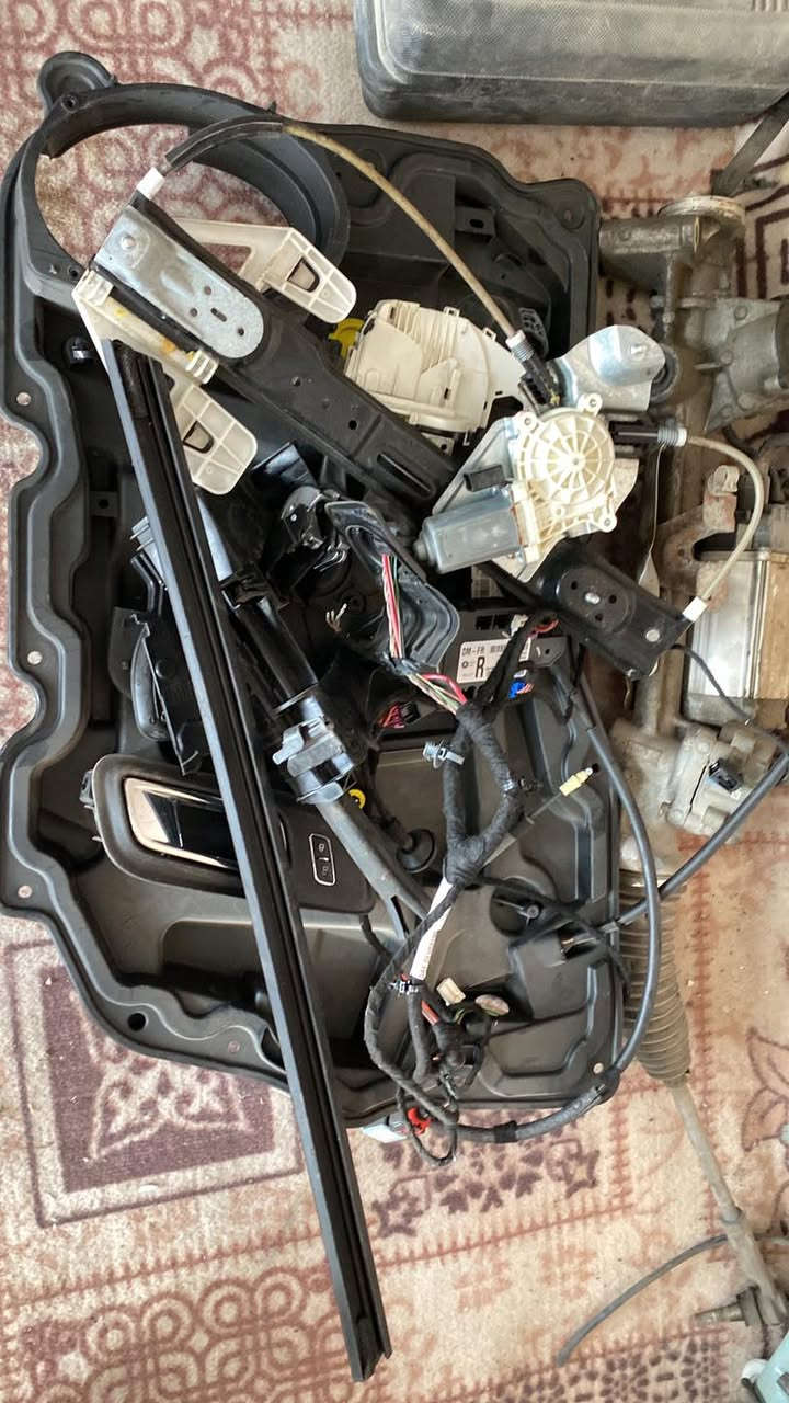 قطع غيار فورد فيوجن 
اوباما 
جارجر 
جيب 
دورنكو
رام 
فلكس 

*********** سلام 
*********** نمير
