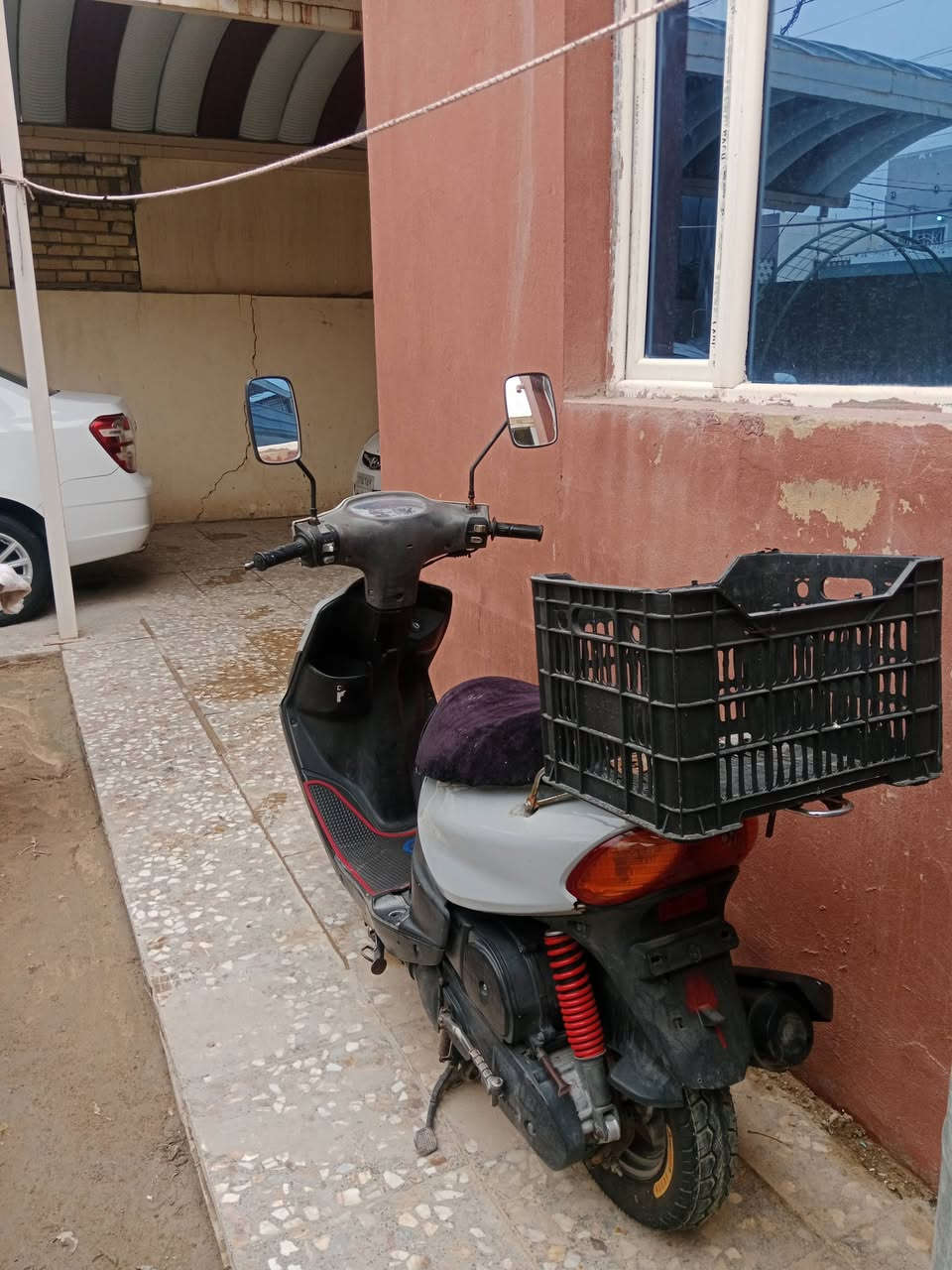 السلام عليكم 

دراجه ماكس قچمه 
دراجه حاويه صارلها عندي خمسه اشهر كلش جديده
متذب عليها ألف كابريتر جديده تاير خلفي جديد بعده بخطته سلف شغال باتري قبل سبوع شديته هندر شغال زنون بلادي مري ضفتلها ترايك 120 إذا  اقل مرجوعه كلش ناعمه وحلوه عنوان الدراجه نجف سعرها مناسب اتصل على واتساب مكلف بلنشر اخوان رقم الهاتف ***********
