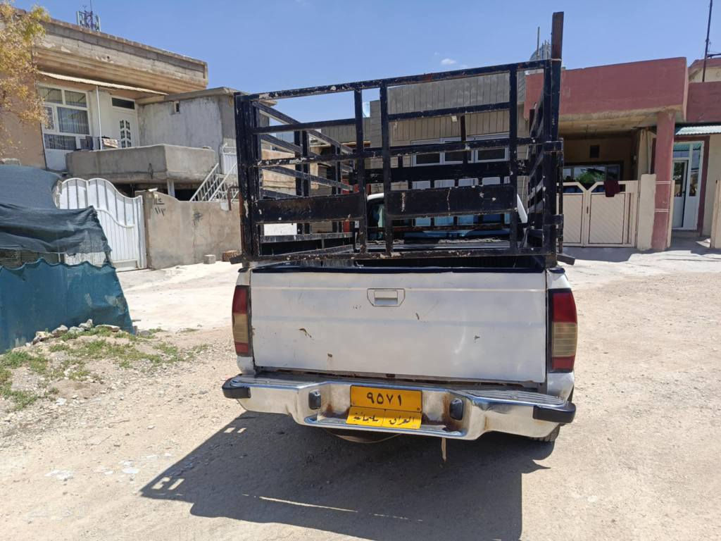 سڵاو ئەم نیسان پیکابە بۆفرۆشتن  مۆدێل 2000سەیارەکە بەشەرتی گێر و بەکینە و ئەکسل برایان ئەم سەیارە دەبڵ ئەکسلی دەرکراوە کامل چەند شوێنێکی بۆیاخە بەس من بە کامل بۆیاخ ئەیفرۆشم سەنەوی 2027بەسەرەچێ تابڵێی سەیارەیە جوانە بۆ زانینی نرخ و زانیاری زیاتر بەیوەندی بەم ژ.م ***********_***********بکەو السليمانية, العراق
