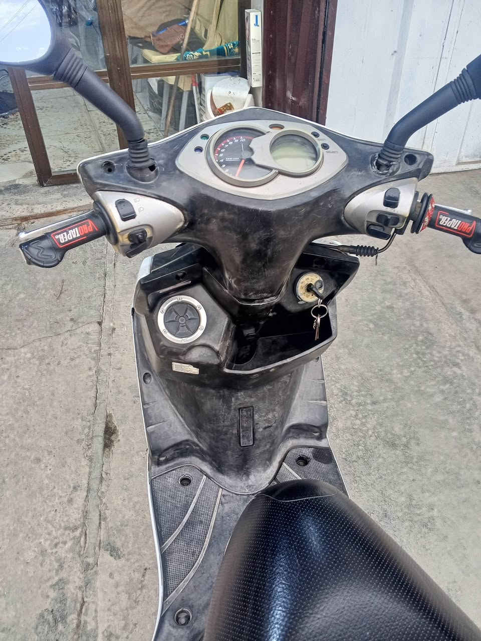 السلام عليكم دراجه سكنس فحل لل بيع مرقمه باسمي دراجه ما ناقصها اي شي جيب فيتر وتعال افحص السعر مليونين او 100 العنوان بغداد الحريه


**إذا كنت صاحب هذا الإعلان وتريد حذفه لأي سبب، رجاءا أرسل رسالة إلى الدعم الفني**