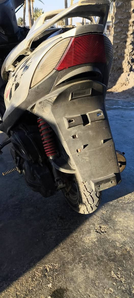 السلام عليكم للبيع ماكس ثعلب 140
دراجه بلاديه ومختمه وكلشي شغال بيها
تشتغل سلف وهندر 
كلش ناعمه ونشطه مبدل بيها كلجات وقايش 
كهربائيات كلها شغاله 
سعرها ٣٥٠ وبيها مجال للشراي 
مكاني بغداد الرضوانية الخط السريع الدولي 
***********
*********** واتساب
