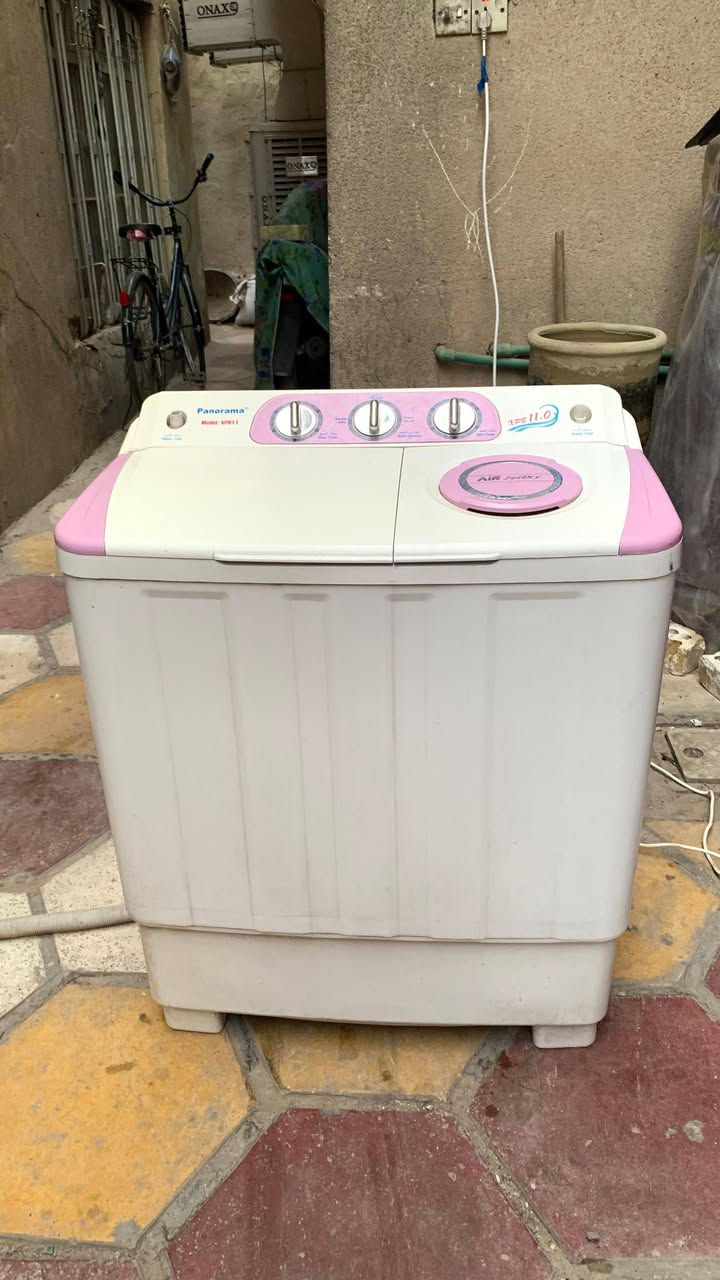 من رخصة الادمن غساله مستعمله ونظيفه سعر ب١٠٠ وبيها مجال
***********
