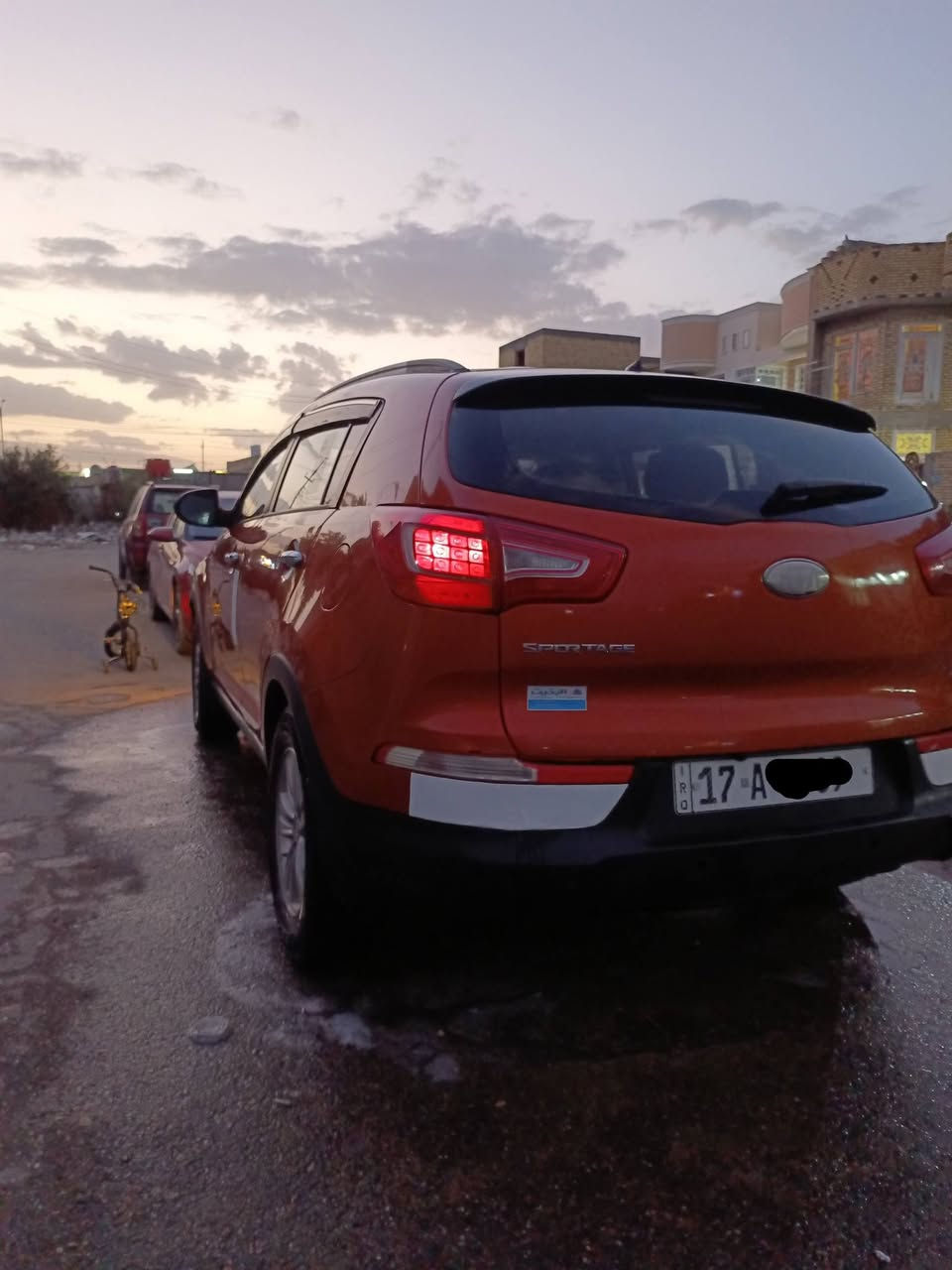 سلام عليكم كيه سبورتج خليجي موديل 2014 بسمي مداور ثاني يوم بيه ضربه خفيف مقده البنيد بدون دواخل   مكينه كير حداديه تبريد كهربأيات كله جاهزه رقم مميز  طخم تاير  جاهزه سياره سعر 133 وبيه مجال للشراي مكان ناصريه مركز تصال ‏‪***********‬‏
