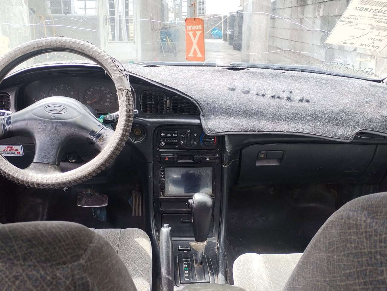 السلام عليكم 
سوناته تو 1993 كير اوتو محرك  شرط 1800تبريد ثلج تحويل ثاني *********** يوم صبغ جماليه السعر42 وبيها مجال
