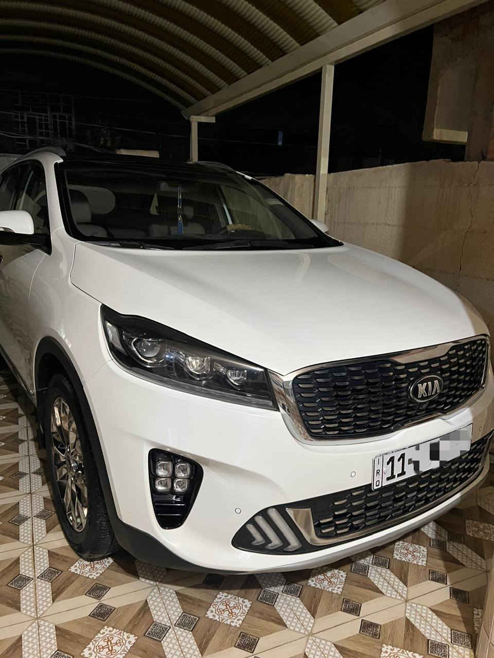 سلام عليكم للبيع كيا سورنتو 2020رقم بغداد مكفوله كفاله عامه ضمان شركه الدوليه فول مواصفات 1/1
ماشيه 62
المواصفات 
بانوراما 
بصمه 
سبعه راكب 
محرك سته سلندر 
شاشه كبيره 
5 كامرات دواره 
مانع الانزلاق
مري شفط 
دفع رباعي 
اربع انضمه قياده 
صندوق كهربائي
كشنات تدفئه + تبريد+كهرباء 
ثلاث قطع تبريد 
بردات خلفيه 
السعر 288 وبيه مجال بسيط 
المكان ديالى بعقوبه 
الرقم ***********
