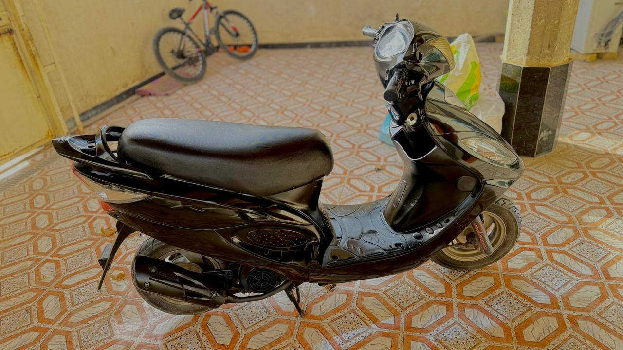 السلام عليكم
كامكو V2
موديل 2014 
مكينتها 150 مو 125 
لدراجه نضيفه وماعوزها اي نواقص 
مكاني غراف،  رقمي:***********
