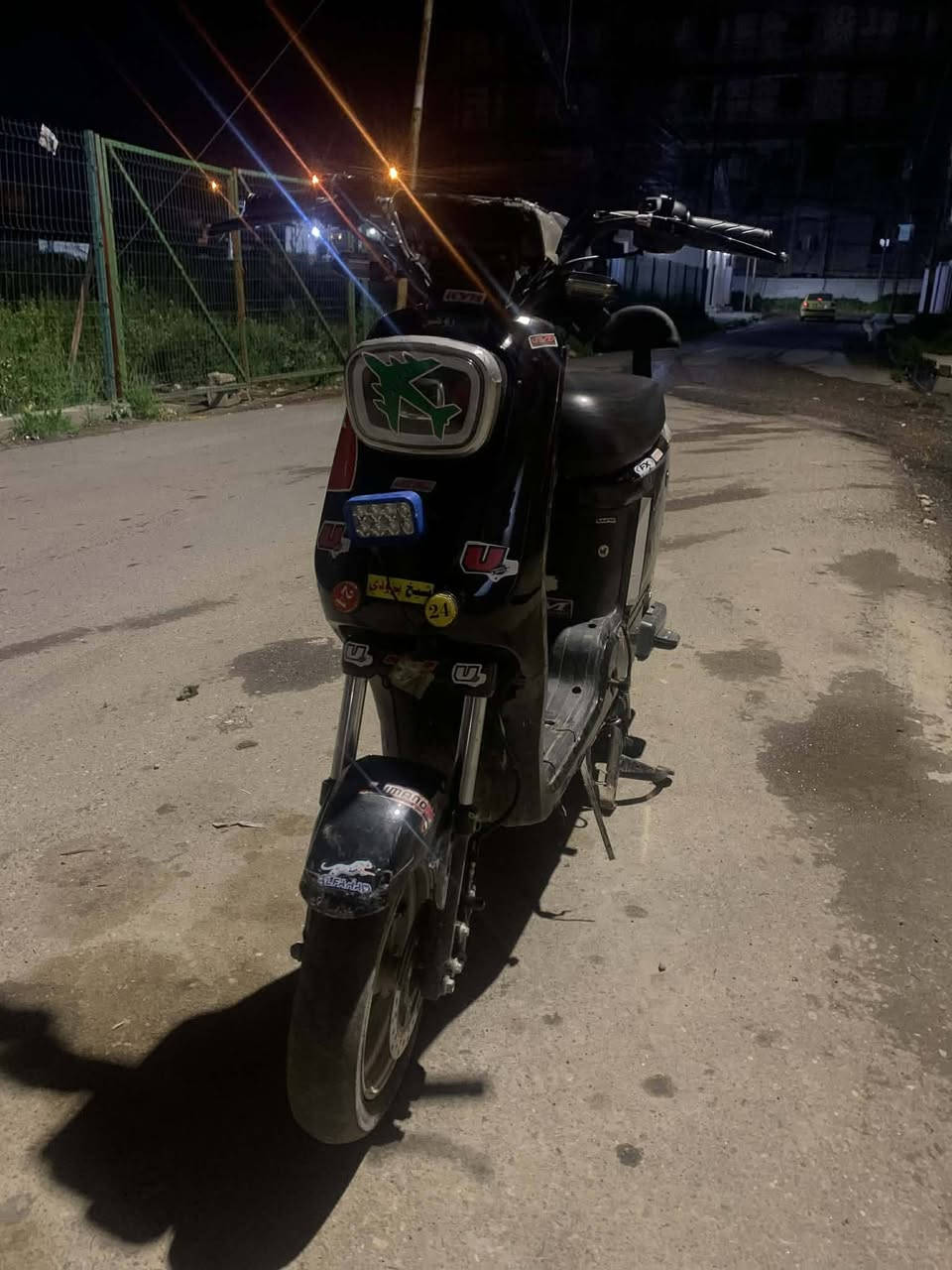 السلام عليكم ماطور شحن ار تسعه R9 للبيع السعر 400وبي مجال للطيبين  ثلاث سرع نضام الP سرعه 56حقيقي باتريات اربعه دبل نضاف جدد لايت عالي ناصي هورن بريكات ثنين شغالين للستفسار خاص او وتساب ***********
