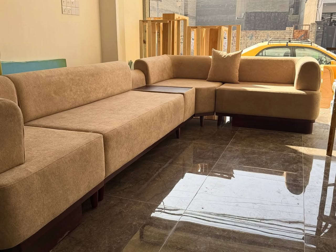 يعلن معرض و معمل الفخامة للاثاث
‏   ......للبيع بالنقد والاقساط . . . . .
‏عرض  عرض عرض🔥🔥 
‏ديوان مودرن عدل بسعر (٨٥ ألف )للمتر . . 
‏المواصفات 
‏بلوك أبيض ١٦ ملم 
‏السير جام روسي 
‏الإسفنج مميز أول مقعد مع الضهر 
‏القماش حسب طلب الزبون 
‏للاستفسار الاتصال
‏ ***********  وتساب و اتصال 
‏*********** وتساب وتصال   
‏زورونا تجون أجمل ما يكون 
‏العنوان _ الأنبار _ الفلوجة _ شارع الجيش الشعبي قرب المحكة
‏
