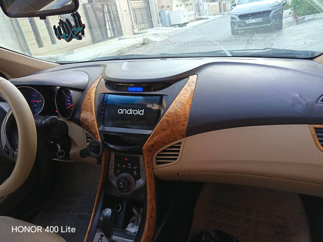 السلام عليكم 
النترا 2013 للبيع فقط. 
رقم اربيل 
تحويل او وكال 
سياره مبدل بيها قماره وجنطه ومصبوغه حزام 
محدثها 2016 
داخل بيجي. 
سلايت 
شاشه / كامره خلفيه 
تحكم ستيرن.
تخم تاير جديد. 
تبريد مسوي. مصارله سبوع كلش حلو 
سياره جاهزه بدون نقص. 
عنوان جميله شارع خيرالله 
السعر 80 $ بيها مجال. بسيط. 
*********** بغداد, العراق
