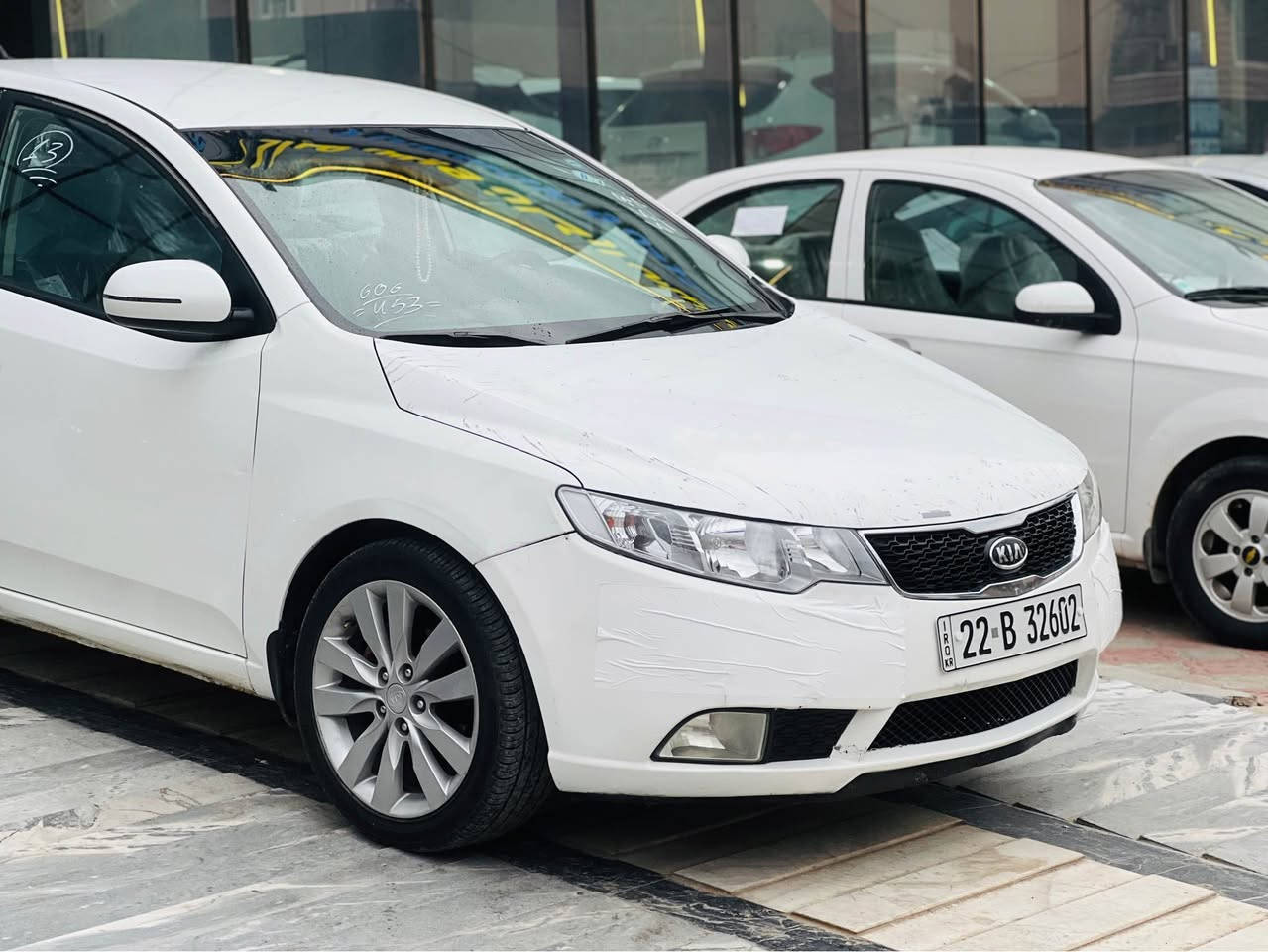 كيا سيراتو 2013 خليجية 
فول مواصفات عدا بصمة و فتحة سقف ، كير و محرك كله مكفولة بدون اي عيب. ماشية 121,000KM
صدر امامي و  خلفي كله جديد بدون نواقص 
سيارة كاملة و جاهزه بدون اي نقص. 
رقم و سنوية كلة جديد بشرط تحويل 
سونار مرفق. سيارة بيهه قطعة صبغ بدون دواخل ، و جامرلغ السكن تبديل بلادي 
• تخم تاير كله جديد و ويل 17
•تحكمات ستيرن ، اوامر صوتية
•شاشة ، كاميره
•تدفئة و تبريد كلة شغال
• حساسات امامي ، خلفي
•مرايات اشارة و شفط
•يدات نيكل
• 3 وضعيات كير: اوتماتيك، عادي، شفتات ستيرن(سبورت)
•داخل اسود المرغوب
السعر : 105 بيها مجال بسيط حق الجيه 
رقم التلفون :*********** خناقين, ديالى
