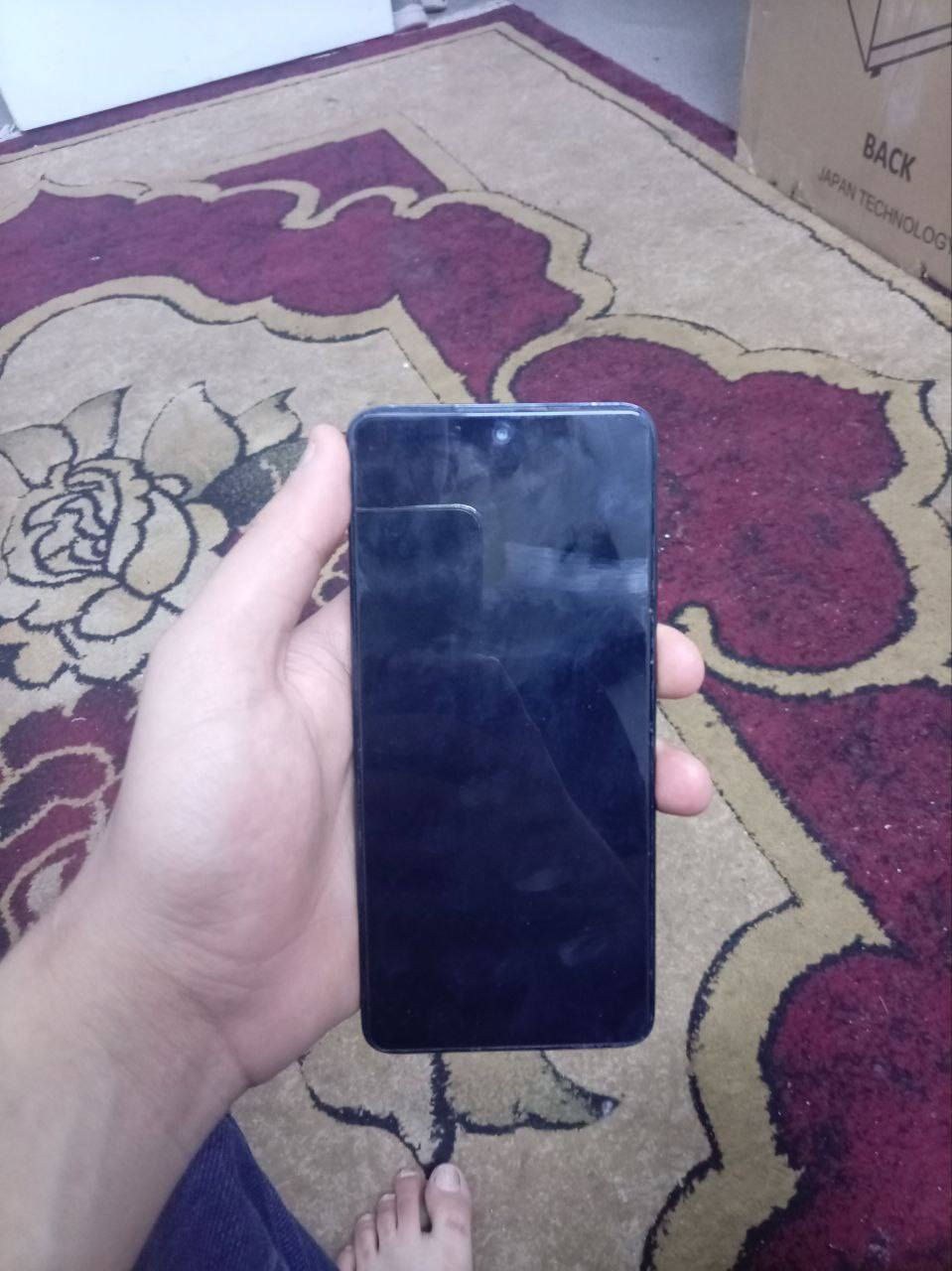 ريدمي نوت 11برو اكرر برو  ذاكرة 128 عشوائية 8+3  مبدل شاشه اصليه شرط اصليه وضهر مكسور بس تريد تخلي كفر عادي تريد تبدله للمراوس او البيع الرقم ***********
