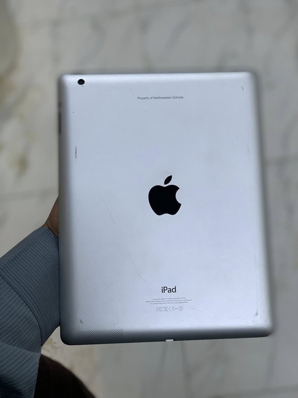 ايبادات ثنين للبيع الذاكرة ٣٢ نضافة ٩٠٪؜ بـ125 الف ثنينهم ***********
