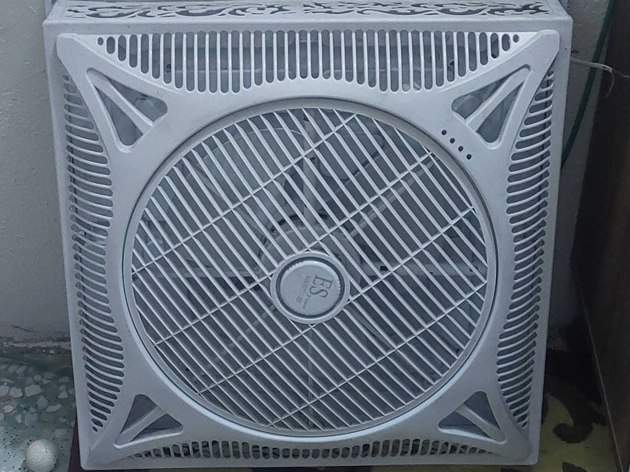 السلام عليكم 
مروحه سقفيه للبيع السعر ٥٠ الف جديده استعمال قليل 
*********** شهداء البياع
