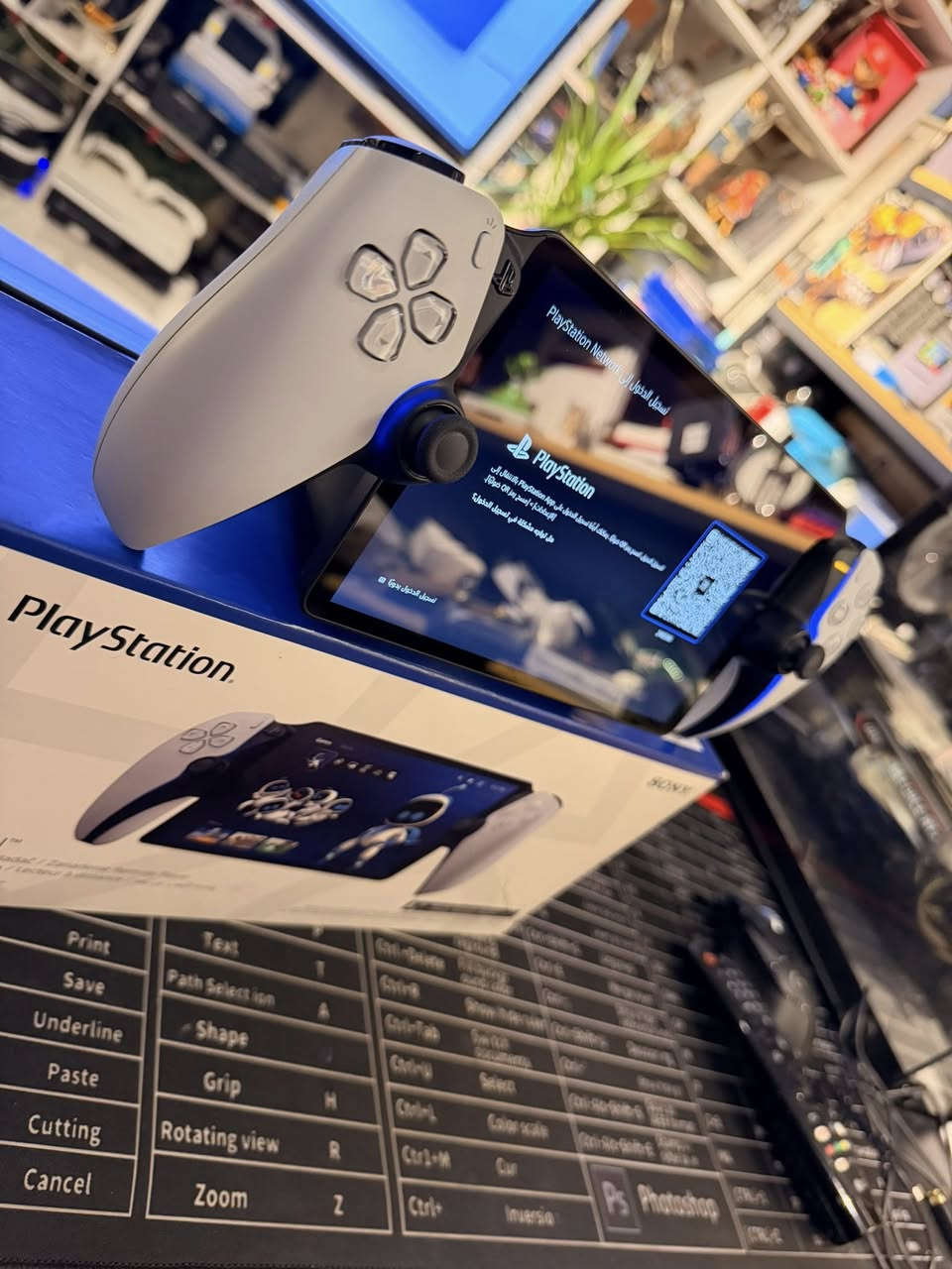 السلام عليكم جهاز بلي 5 بورتال استخدام كلش قليل زلغ مابي ب كارتون كامل ملحقاته يستخدم مع ال بلي5 او اشتراك شهري مكان بغداد سعر 220 بي مجال
للاتصال ***********
