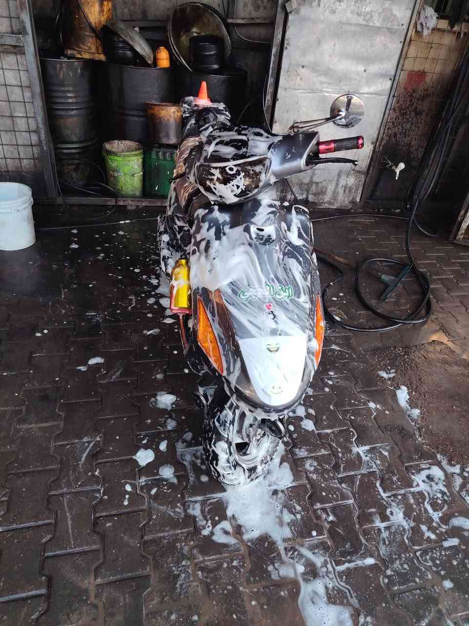 السلام عليكم دراجه فراشه للبيع
مكينه سبانه ما ليحاته♥
سلف هندر شغال🔥
كهربائيّ كله🉐
1️⃣اربع اشيار 💕
2️⃣يداد بانزين رياضي🔥
3️⃣هون سيدان😍
4️⃣مرايه جانبيه🥰
5️⃣مطارت مياه🫶
6️⃣كاسه طياريه😘
السعر 550وبيه مجال حك الجيه❤ 
مكاني نجف يم فلكه المطار 
***********
