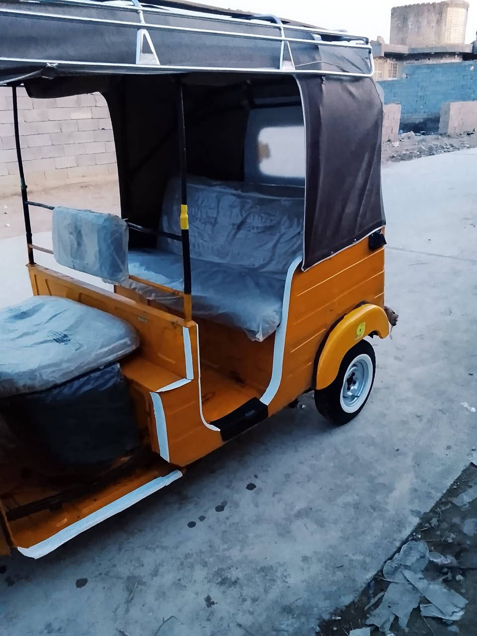 تكتك للبيع موديل 19طالعه بل 20
رقم ذي قار جاهزه ماعوزها شي  ***********
