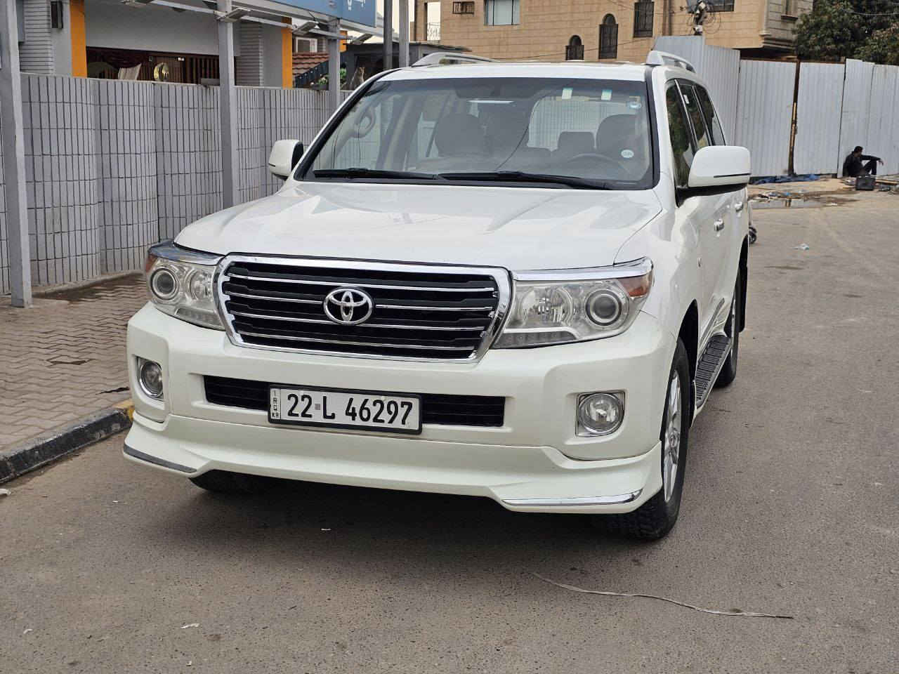 السلام عليكم👋
لاند كروز سعوديه ام الدعاء (موديل 2010) رقم اربيل تحويل مباشر بأسمي 
السياره فول مواصفات سلايد روف/3 قطع تبريد /تلفزيون/شاشات خلفيه/7راكب/ثلاجه/ بصمه/كشنات جلد/ مكينه 6 سلندر
بيهه صبغ فقط بالجاملغ الخلفي بدون ضربه 
السعر  (💰$ 295💰) وبيهه مجال
المكان بغداد الصليخ 
📞📞***********
