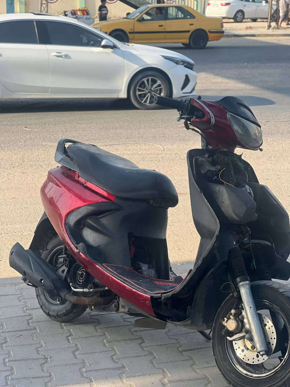 يالله 
دراجه فحل اصل فحل ام الدسك 
مكينه ناعمه مامفتوحه شلعتها حلوه 
مال حاويه كهربائيات شغاله سوادها الاملح عوزها ترتيبات بسيطه مكاني نجف 
سعرها ٣٢٥ بيها مجال بسيط حك الجيه***********‬‏
