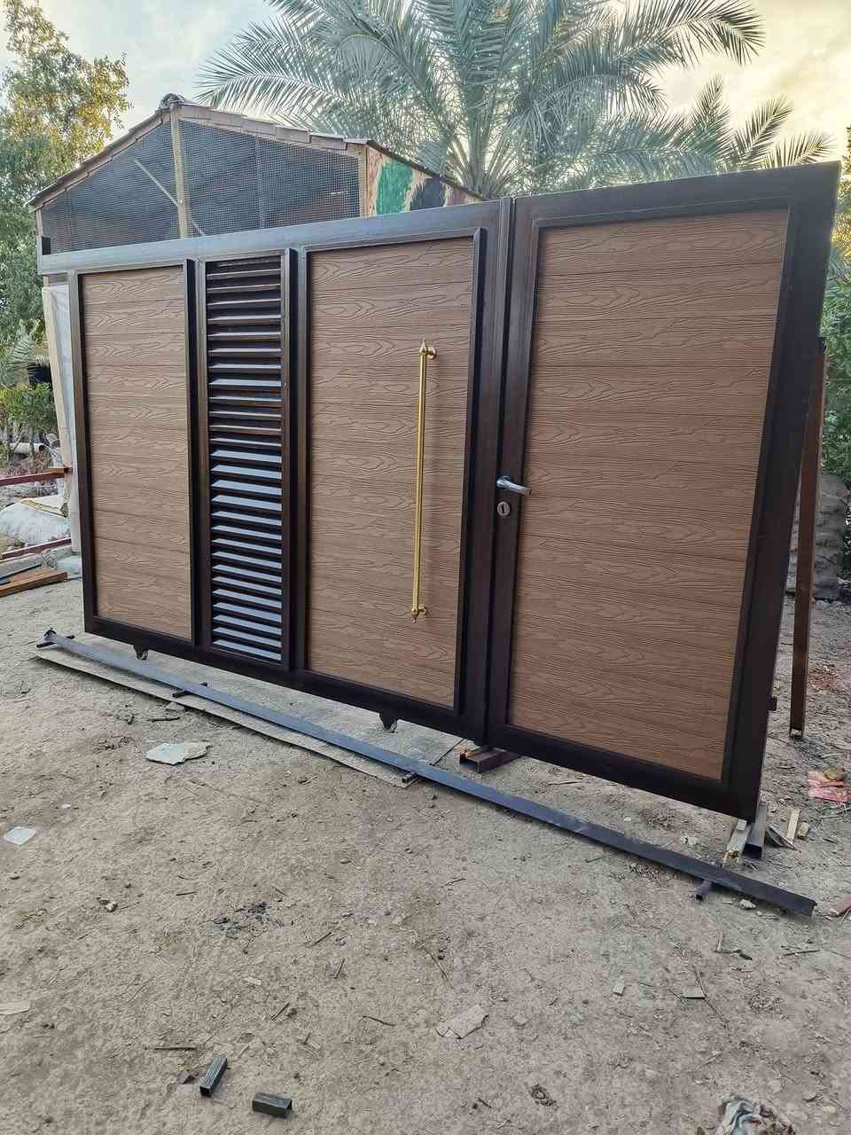 اسلام عليكم باب الطول ٣٥٠ ول ارتفاع مترين سعر خاص او‏اتصل ‪***********‬‏
