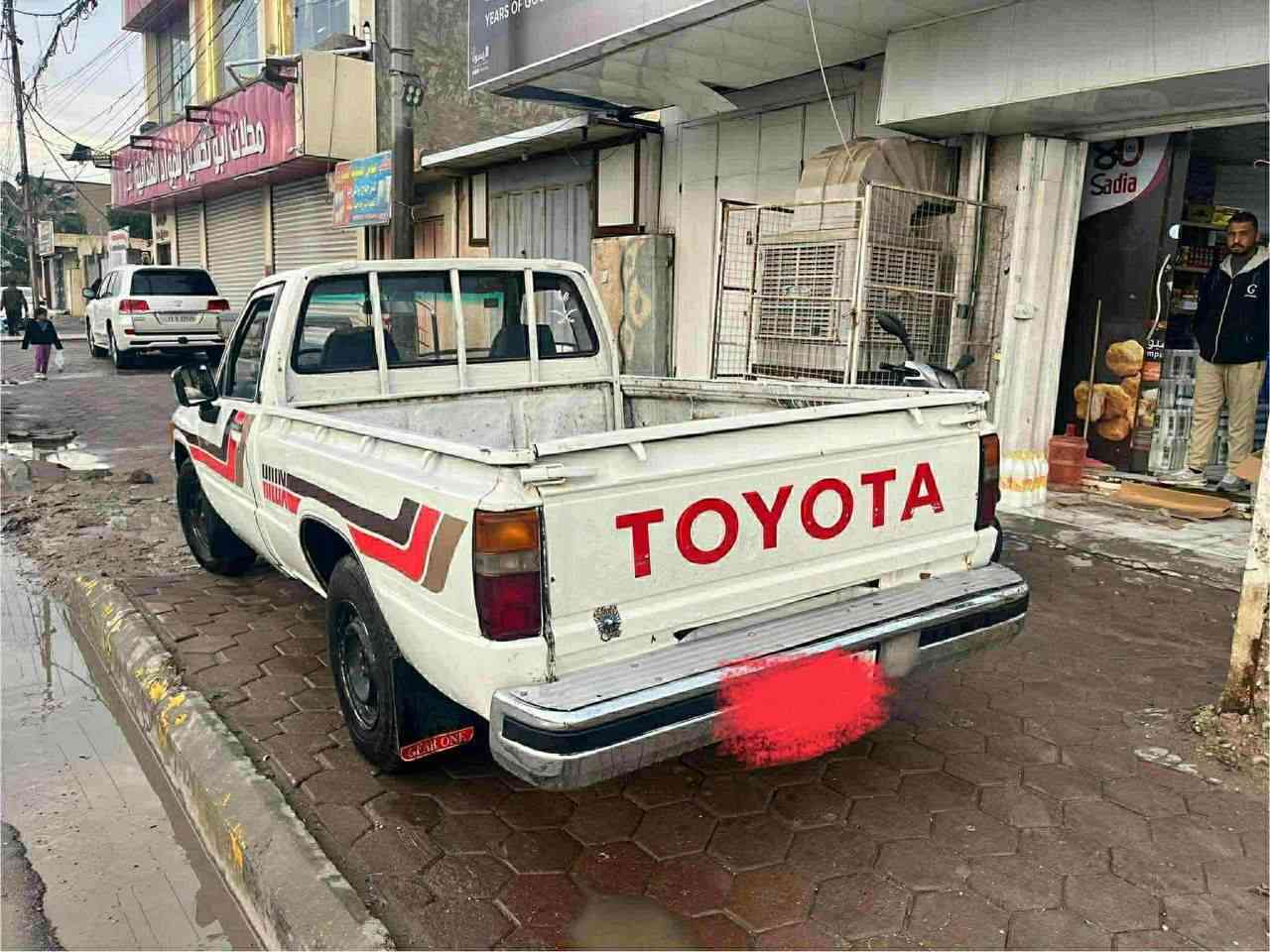 ‏السلام عليكم ✋
‏رمضان مبارك عليكم ان شاء الله، 🌜
‏تيوتا بيكم موديل ١٩٩٥ بيضاء اللون، كهربائيات السيارة ممتازة، فقط المحرك يحتاج تجفيت، الكير ممتاز، نوع المحرك البيها كروسيدا x1.
‏السيارة بأسمى والرقم الإنكليزي الجديد، السنوية نافذه لغاية ٢٠٢٩.
‏السعر ب٣٥ وبيها مجال بسيط.
‏مكاني بغداد المحمودية.
‏رقم الهاتف *********** 
‏
‏
