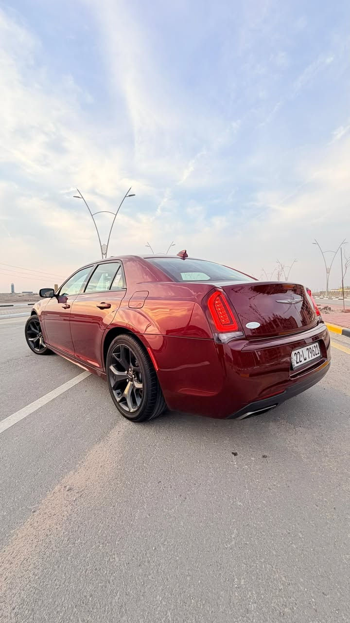 سلام عليكم من رخصت الادمن المحترم كرايسلر اوبامه موديل  2019 رقم اربيل
وارد كندي كلين تايتل كفاله عاامه
مكينه كير كفاله
المسافةالمقطوعه55  m
حجم المحرك 3600
مواصفات Sكولد
* داخل اسود جلد
* كامره خلفيه
* مصابيح امامية زنون مع بلوجكتر LED .
* ويل قياس 20 انج .
* استيرن كهربائي
* شاشه كبيرة مع نظام ملاحة نفكيشن GPS .
* مقاعد أمامية كهربائية عدد 2 . .
* مقاعد أمامية تبريد وتدفئة .
* مقاعد خلفية تدفئة .
* تشغيل عن بعد . .
* تدفئة ستيرن .
* محدد سرعة . .
* كاميرا خلفية دوارة.
* مرايا رادار مع ترحيب متحسسة للاضاءة
* دخول ذكي (بصمة) .
مكان السيارة البصره 
للاستفسار عن السعر واي تفاصيل اخرئ الاتصال متوفر واتساب
***********
