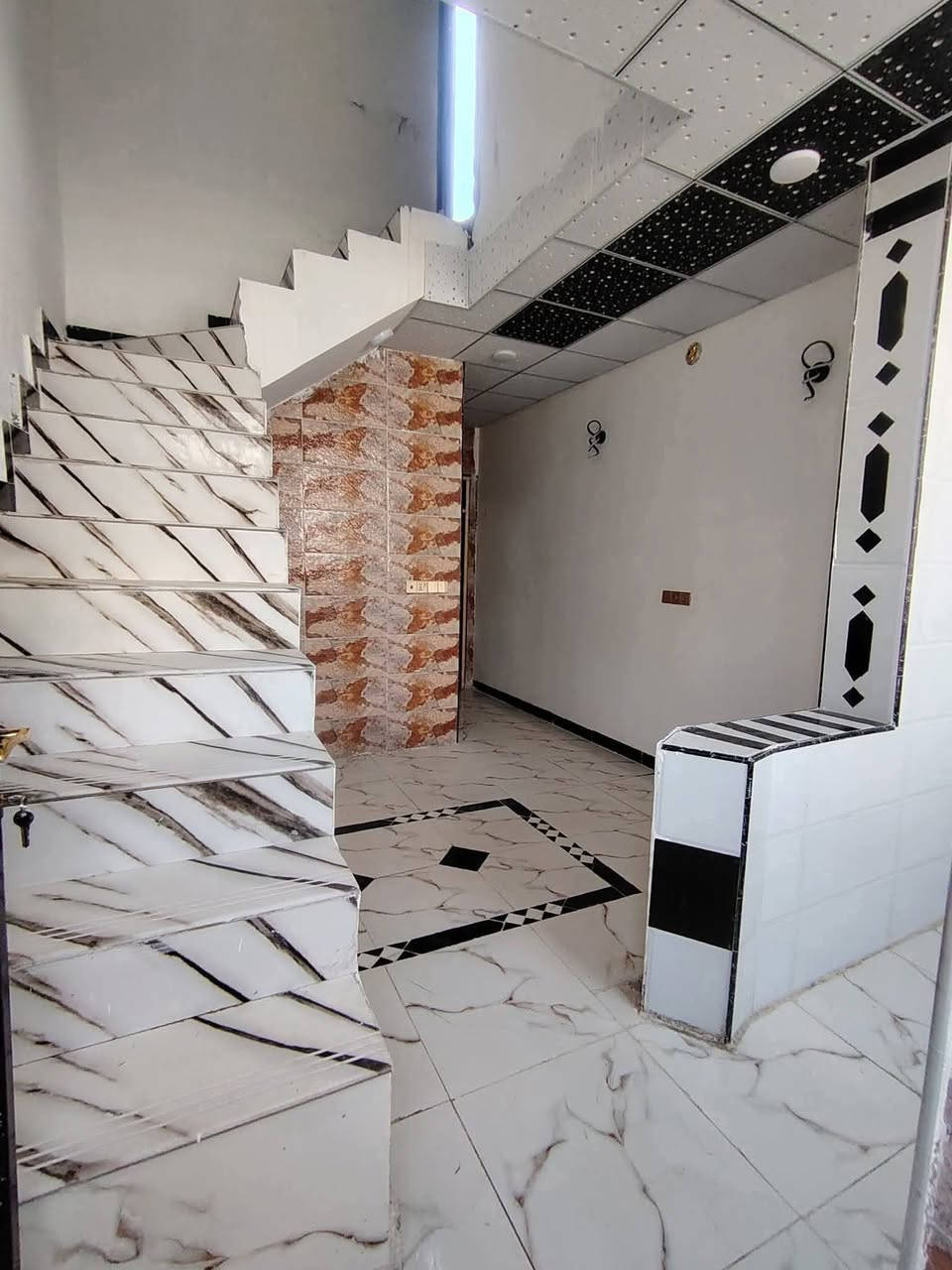 🏛يالله 50 مترعدد2 بسعر 20 وبي مجال
🏤تم عرض مجمع كامل من المساحات 50متر. 🔀
🧱اوبسعار مناسبه. 🏛تسليم 🔑سارع بلححز 🏤
⚜️عنوان نجف شارع المطار مقابيل قريت الغدير ◾تفاصيل غرفه نوم وصاله مطبخ صحيات 
✅تتوفر جميع لخدمات ماء كهرباء وطني مولد مدارس 📞
.. للتواصل ولستفسار((  ***********اووتساب))
