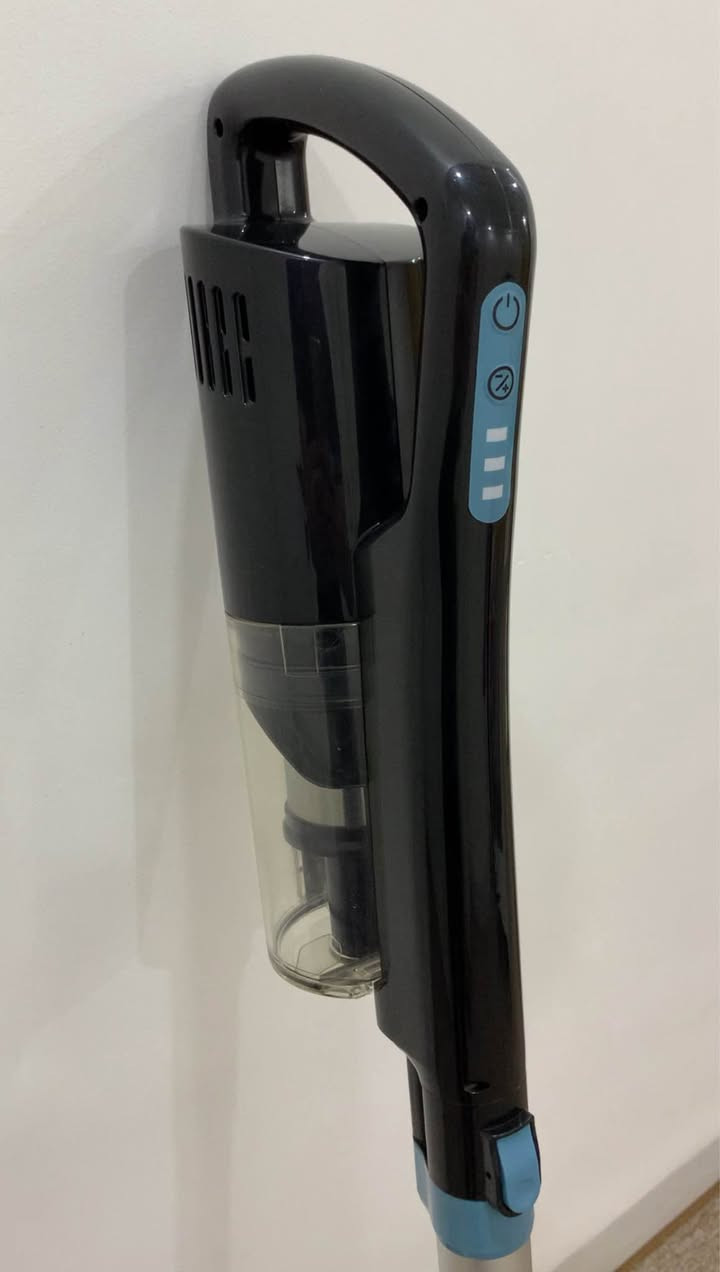 کوردی / عربي

    گسکی شەحن مارکە : Anko

* جۆر : Cordless Stick Vacuum Cleaner (گسکی شارجی بێ وایەر)

* ڤۆڵتاژی پاتری : 22.2V Lithium-Ion

* هێزی مۆتۆر : 140 Watt

* ژمارەی خێرایی : 3 ئاست (Low / Medium / High)

* ماوەی کارکردن : تا 20 خولەک لەسەر بەرزترین هێز وە لەسەر خاوترین هێزی تا ٤٠ خولەک کاردەکات 

نرخی  / ٧٥،٠٠٠ 

تێبینی / ئەو گسکە لەنگەی ئوسترالیە و زۆر پاکە وەک نوێیەو جۆرەکەی زۆر باشە

-----------------------

 مكنسة Anko اللاسلكية

* النوع: مكنسة عصا لاسلكية (Cordless Stick Vacuum Cleaner)

* البطارية: ليثيوم أيون 22.2 فولت

* قوة المحرك: 140 واط

* عدد السرعات: 3 سرعات

* مدة التشغيل: تصل إلى 20 دقيقة على أعلى و سرعة على أقل مستوى من قوة الشفط تعمل المكنسة لمدة تصل إلى 40 دقيقة تقريباً

سعر / ٧٥،٠٠٠     

ملاحظة / هاي مکنسة بالة استرالیة و مثل جدید و مارکة مالتە کلش زینە أربيل, العراق


**إذا كنت صاحب هذا الإعلان وتريد حذفه لأي سبب، رجاءا أرسل رسالة إلى الدعم الفني**