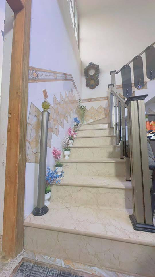 بيت زراعي عقد 35 //150 متر  واجهه 7 ونص نزال 20 بناء حديث 2021 طابق وغرفه فوك كرفان 4x4 سطحين بيتونه كبيره كراج حمام تواليت خارجي طارمه استقبال مطبخ غرفتين وهول وحمام وتواليت داخلي  وتركين خلفي واحده من الغرف سويت العنوان بغداد الكاظميه تاجيات قرب جسر دوار شارع 100 بدايته يبعد عنه جسر دوار 100 متر قرب سيطره شارع 100 حاليا المنطقه بيهه بناء مي مينقطع ابد بدون ماطور يصعد مي اساله كهرباء وطنيه مولد سحب خم لاستفسار اتصل *********** ➕ واتساب
