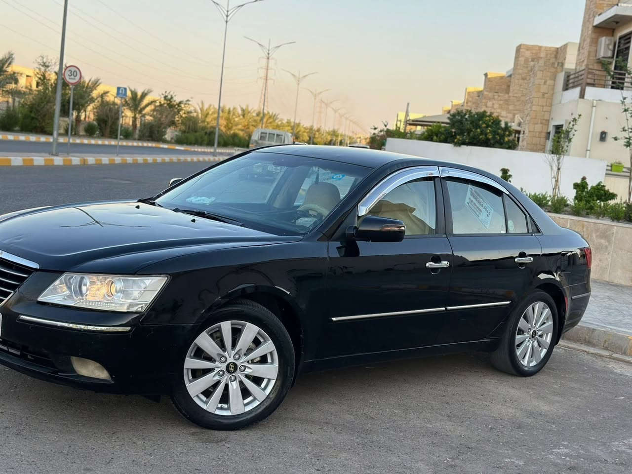 السلام عليكم….
للبيع بسعر مناسب جدا 89$ اعتذر عن الاقساط والوعده
هونداي سوناتا 2010 ( مقدس ) خليجي نظام واحد لون اسود متغير (ابو الشذرة) رقم صلاح الدين انكليزي (26) سنوية جديدة لغاية 2031 هزة جديدة شرط التحويل….
سياره بيها صبغ بنيد فقط والباقي مكفول  ومكانين بارد صغير جدا …. بدون دواخل بدون ايرباك..….
سيارة جاهزة بدون اي نقص….
محرك 4/2400سلندر دوش المرغوب… محرك مامفتوح… 
شرط محرك وكير وصدر وكهربائيات وتبريد وتدفئة وتخم تاير سيارة جاهزة من كلشي…..
مواصفات فول عدا السلايت ( 5 ويل كب كروم ومري شفط واشاير بالمري وكشن جلد وكشن كهرباء وكشن تدفئة وشاشة وكامره وبرده خلفيه بلاديه وحساسات وبلاجكتورات وبلاجكتورات وبعد بيها اهواي مواصفات مايحتاج اذكرها معروفه مواصفاتها مايحتاج اذكرها….
العنوان/ صلاح الدين/ تكريت/ القادسية..
السعر 89$ اعتذر عن الاقساط والوعده…
للاستفسار ***********
