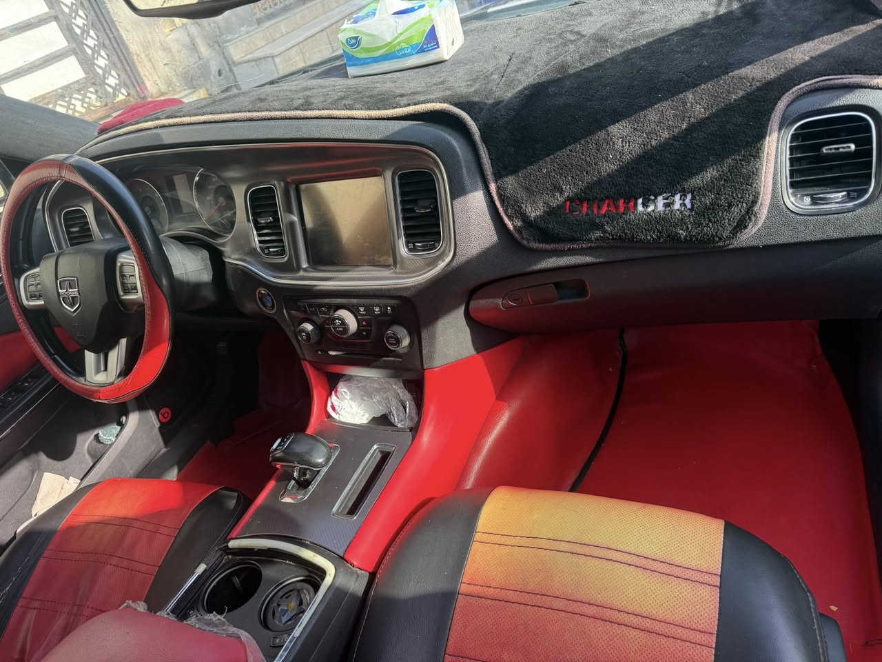 السلام عليكم جارجر 2013 اصل مكينه 3600حادث جاملغ و وبنيد وبيها مكانات صبغ ابيع حزام سياره جاهزه من كلشي سياره جديده معنه كلمه السعر 140وبيها مجال ترهم مراوس العنوان البصره رقم *********** بي واتساب
