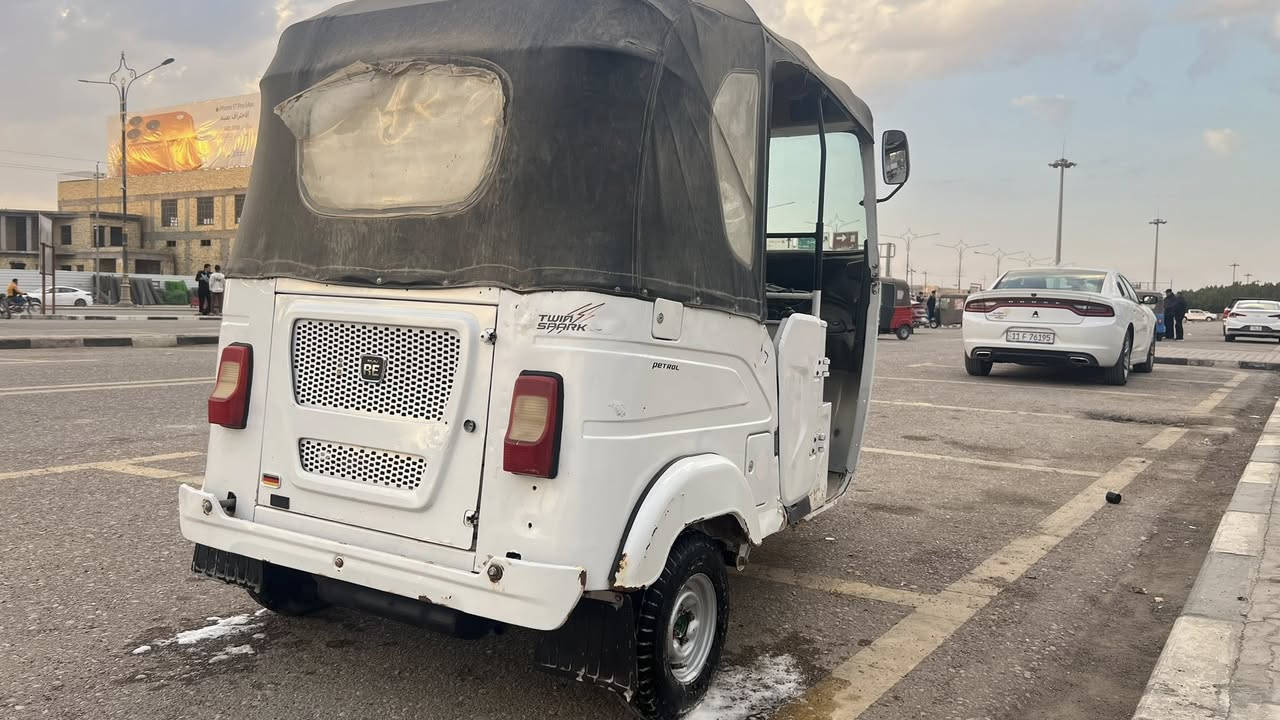 للبيع موديل 21  أوراق وكيل شاكر مكينه. مجفته سعر ٦٥٠٠ وبيه مجال  مكاني ميسان ***********
