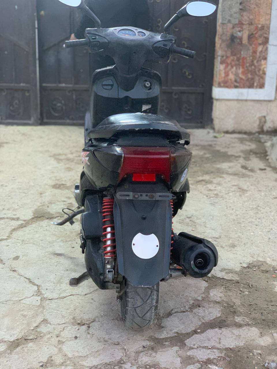 السلام عليكم سكنس نثيه كفاله عامه تبخير وتنقيص فقط بيها ملاحضات بل جاملغ الأمامي دراجه تخبل حساس ستان قفل جنطه قفل استرين قفل صندوك قفل بانزين كله شغال دراجه تخبل سعرها 550 وبيها مجال بصيط التواصل على الرقم ***********
