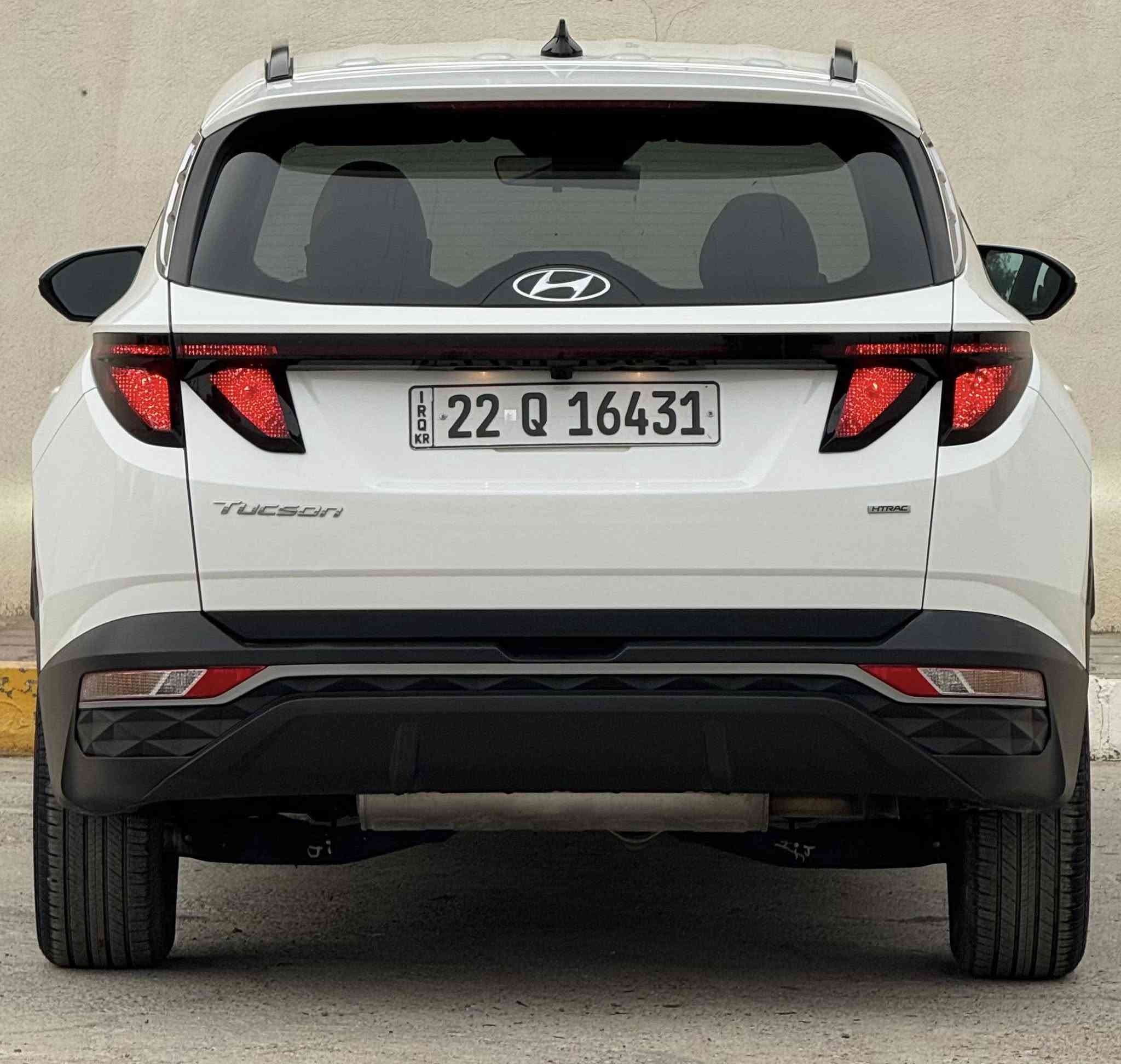 السلام عليكم 
توكسان 2024  وارد امريكي رقم اربيل بأسم شركة وكالة او تحويل مضمون صور الحادث مرفقة  

 المواصفات : بصمة / كشن كهرباء / شاشة كبيرة / هندبريك دكمة / مود درايف / اوتو ستوب / جنطه كهرباء / محرك 2500 GDI / تدفئة بالكشنات /  مانع انحدار / تبريد قطعتين / رادارت / رادار نقطة عمياء / تشغيل عن بعد / شاحن وايرليس / كشنات جلد

مكاني الكاظمية
للاستفسار راسلني عالواتساب او اتصل: ***********

لمشاهدة جميع سياراتي تابع قناة الواتساب : https://whatsapp.com/channel/0029Val2nxV9xVJh9vgVvB39  

لمشاهدة جميع سياراتي وكل السيارات الجديدة تابع صفحة الفيسبوك :  https://www.facebook.com/share/1ABkBcuTbm/
