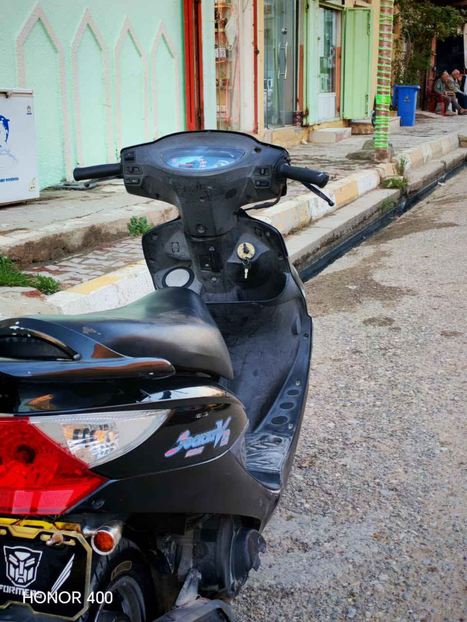 السلام عليكم 
دراجة في تو 2013 للبيع 
محرك 125
مكفولة 
ب850وبيها مجال 
للاستفسار ***********
