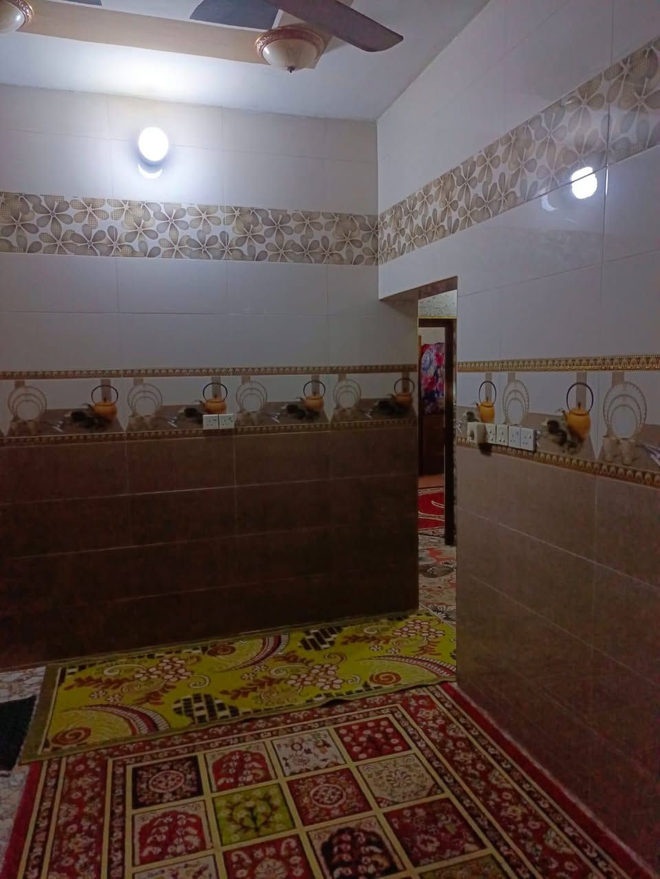 البيت البيع المساحه 100مربع طابو زراعيه سند 25 بهرز حي شرطه ***********
