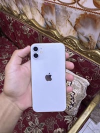 ايفون 11 عادي  ذاكره 128 بطاريه 70 تلفون جديد لا زلغ بي ولا شخط وصوره ...
