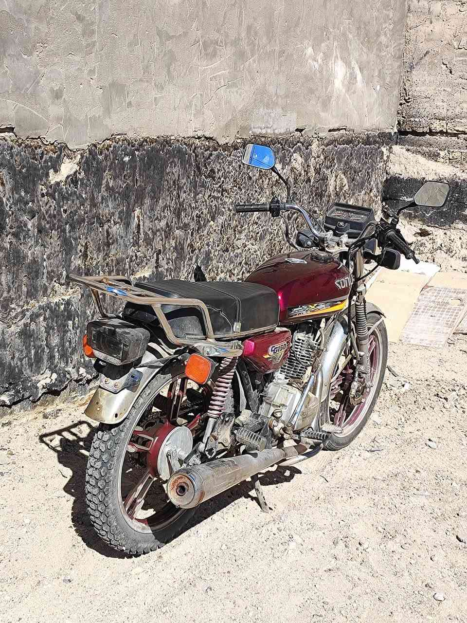 ايراني
اخوان دراجه ايراني موديل 22 نضيفه 5كير 150 بيهه سنويه ومرقم والرقم موجود  فقط رايدهه ب مليون و100 وبيه مجال .... وموجود وياهه درع وخوذه هديه  ....  مكان الانبار الفلوجه حي الجغيفي الثانيه   التواصل واتساب *********** فقط
