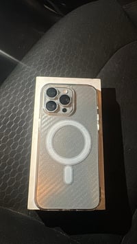 ١٥ برو ماكس  بطاريه ٨٧ كارتونه ويا ٩٥٠ الف  ولا شخط بي