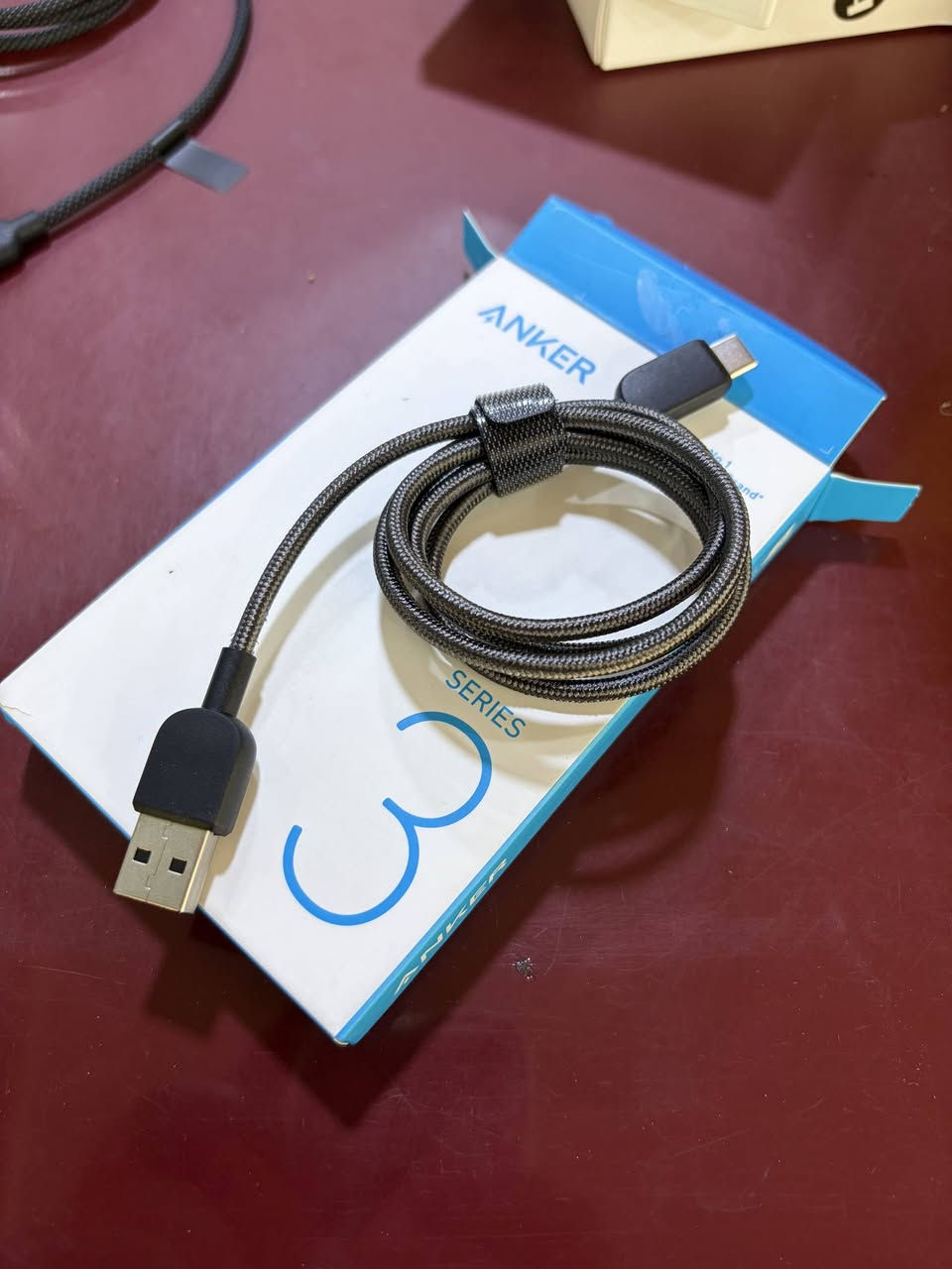 كيبل انگر تايب سي Anker Type A to C Cable من امازون امريكا حصرا
كيبلات انگر تايب A الى تايب C
طول 1 متر
USB 2.0

جديد كلياً غير مستخدم من امازون امريكا حصرا ✅ 
يتوفر توصيل لكل أنحاء العراق 
سعر الكيبل 15 الف شامل التوصيل 
للطلب خاص او واتساب 
***********

Anker USB A to USB C Cable, Charger Cord (2 Pack, 3FT), for iPhone 17 Series,Samsung Galaxy Note 10/S10+ S10, LG V30 (Black)
