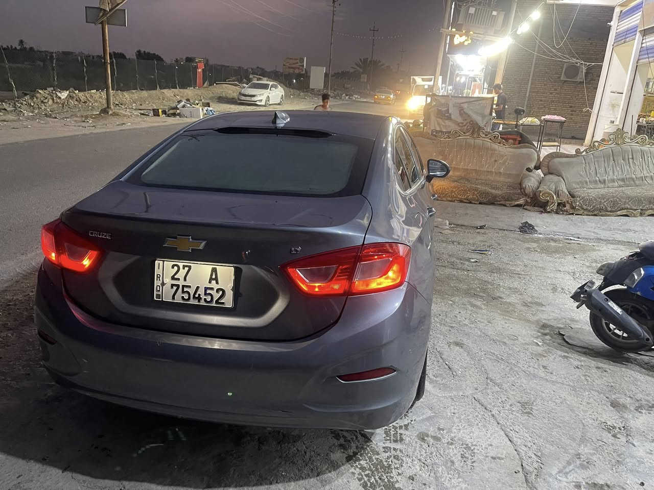 شوفرليت كروز موديل 2018 للبيع
محرك 1400 توربو 

جاهزة مكينة گير تبريد ثلج

تخم تاير

ماشيه 81 ميل

مواصفاتها 

-بصمة ابواب وجنطة 

-لايت زنون 

-شاشة كبيرة 

-كاميرا خلفية ومثبت سرعة 

-شاشة اعطال 

-حساس اطارات 

وغيرها بعد

سنويه لل٢٧ بأسمي رقمها ذي قار انگليزي 

مكانها الناصرية مركز

بيها جاملغ وبنيد تبديل وتلث قطع صبغ 

ترهم مراوس وبيع ب٧٧ وبيها مجال 

***********

