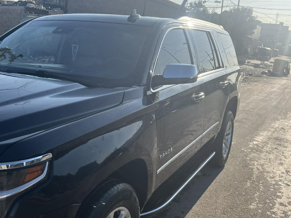 بسم الله الرحمن الرحيم 

⚪️ تاهو ادوات ادوات 
موديل 2015

مواصفات  فول 
حجم المحرك :8
فول مواصفات للأخير :
دخول ذكي للسياره ( بصمة )
1. شاشه اماميه كبيره
2.شاشات عدد 2 
5. سلايد طكتين
6.شاحن واير ليس
7.كشنات جلد
8.كشنات كهرباء 
. رادار تحديد مسار 
.رادارات جانبيه
 رادار امامي
ثلاث قطع تبريد
هيترات بالكشنات تدفئه خلفي 
بصمه + بصمة ابوب 4
صندوك كهرباء
فورويل 
حساسات خلفي امامي
هيتر بالاستيرن
فول تحكم ستيرن
***********
