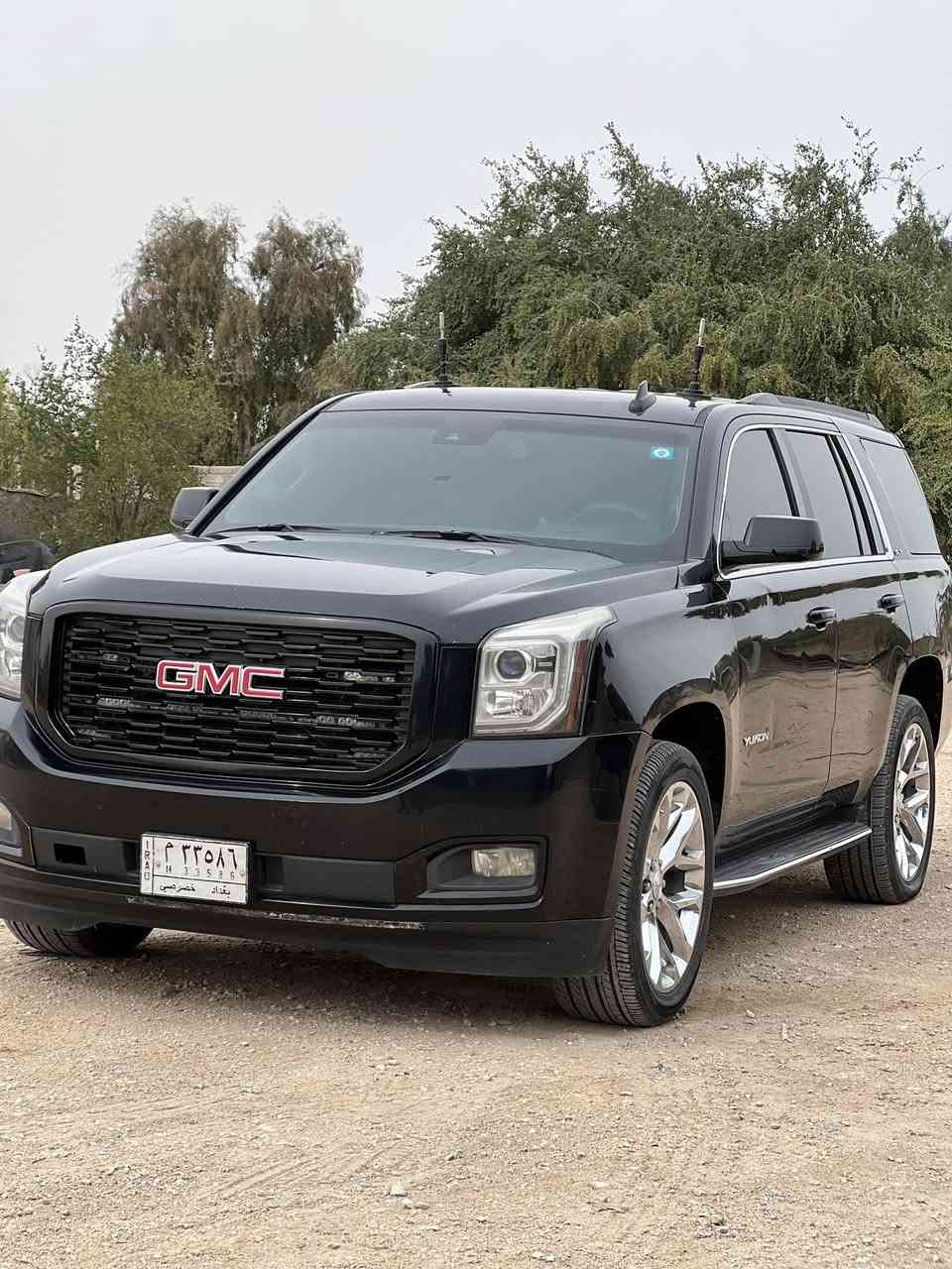 #المركبة   : جي ام سي يوكون اسود 2018 فئة SLT 
#الضرر     :  جاملغ امامي ايسر مع بنيد ودعامية مع البدنة 
#الرقم     :  السيارة حرة ورقم بغداد 

المواصفـــــــــــــــــات
✅جي ام سي يوكون اسود 2018 فئة SLT 
✅ محرك 8 سلندر 5300
✅ ويل كب اصلي حجم 22 اصلي مع طقم تاير #جديد  
✅ لايتات زينون عالي وواطئ اصل مع كشافات دعامية 
✅ بصمة للابواب الاربعة مع بصمة تشغيل مع تشغيل عن بعد
✅ قبق الجنطة كهربائي شفط مع بصمة للباب 
✅ مرايا جانبية شفط كهرباء مع اشارات داخل المرايا 
✅ المرايا حساسة وعاكسة للضوع العالي 
✅ حساسات الاجتياز الجانبية 
✅ حساسات امامي خلفي اصل 
✅ كاميرا خلفية اصل دوارة مع الستيرن 
✅ غرفة السيارة جلد اسود اصل 
✅ تحكم كهربائي متكامل للمقاعد الامامية مع ذاكرة كشن 
✅ تدفئة وتبريد للمقاعد الامامية 
✅ ستيرن كهربائي الحركة وسكليتر كهربائي الحركة 
✅ مقاعد وسطية متصلة 
✅ مقاعد خلفية كهربائية الحركة فتح وغلق 
✅ رادار امامي مانع للتصادم مع التنبيه مع كشن رجاج 
✅ شاشة داخلية كبيرة سلايد مع قاصة خزن 
✅ وباقي مواصفات اليوكون الغنية عن التعريف 
✅ عداد المسافة الحالي177الف ميل 
✅ حدادية جديدة كاملة تبديل اصلية مع فيت بمب اصلي وكالة 
- [ ] بيها ملاحظة صارت بيها رصعة باباب سايق
سعر 335
مكاني نجف الإشراف
***********
