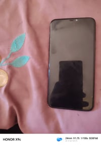 11برو ماكس البيع بدل بطاريه اصليه وضهر مكسور السعر300 وبي مجال07747291...